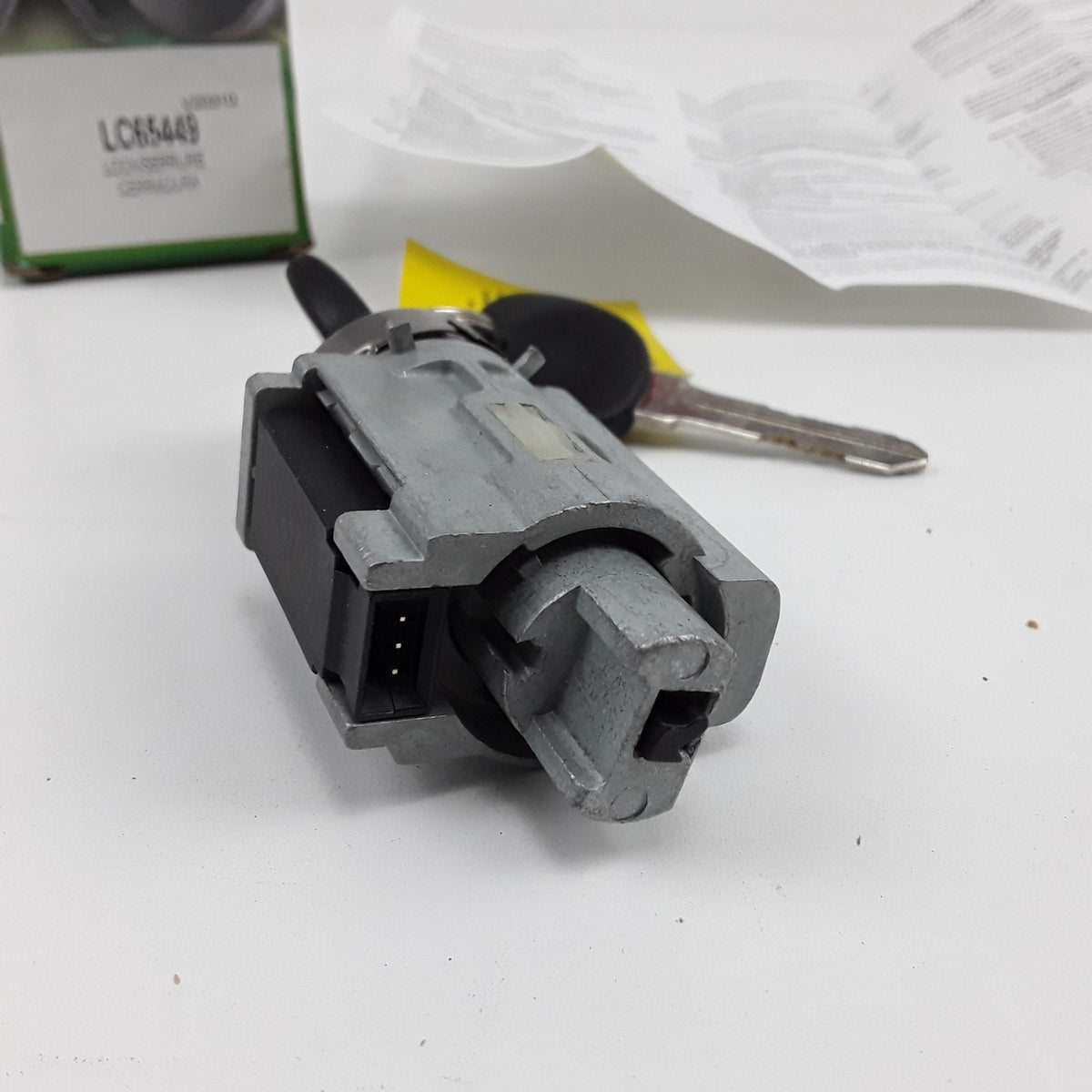 Ignition Lock Cylinder For Oldsmobile Pontiac Chevrolet 1997 1998 1999 2000-2005