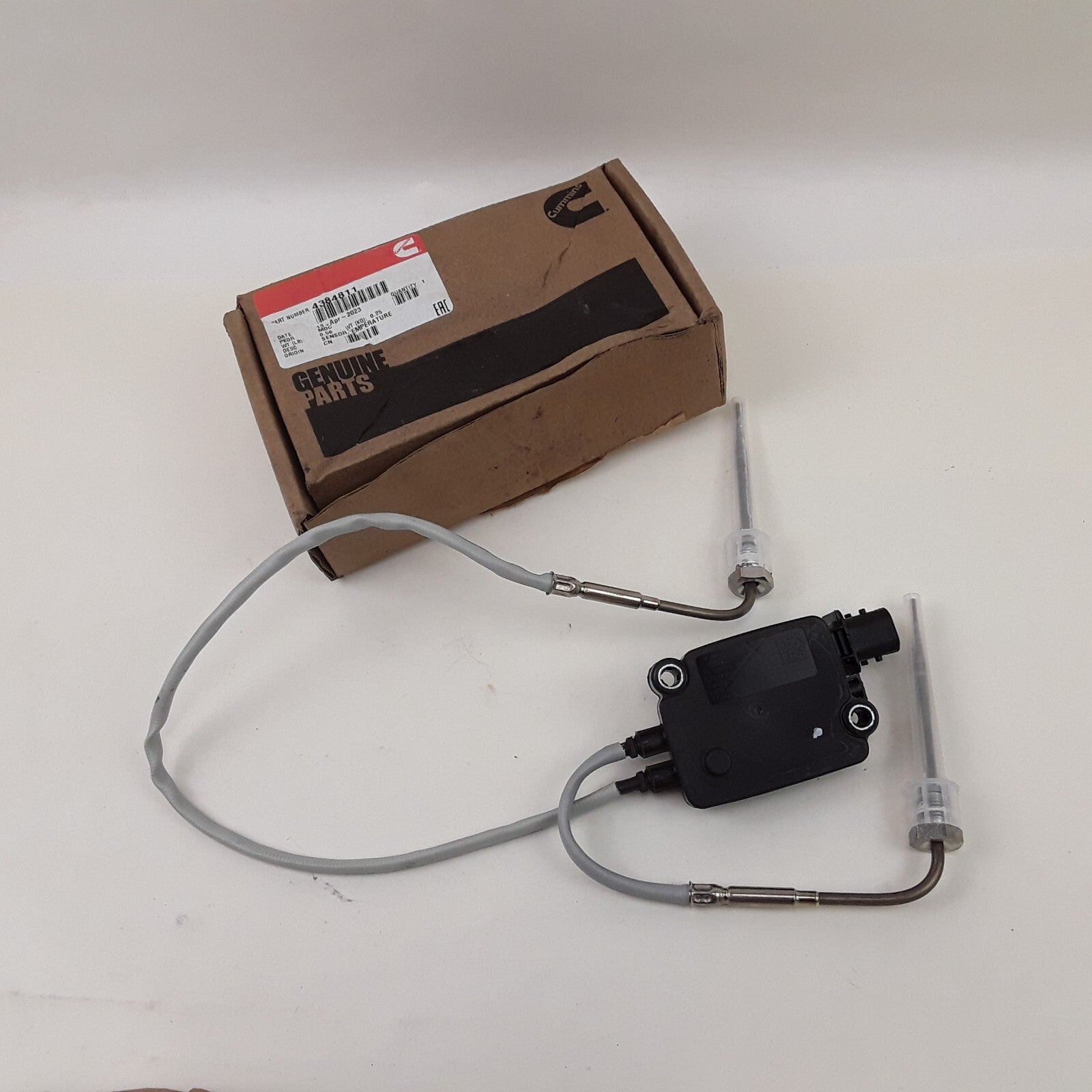 Cummins 4384811 - Exhaust Gas Engine Coolant Temperature Sensor Fits ISX ISB QSB