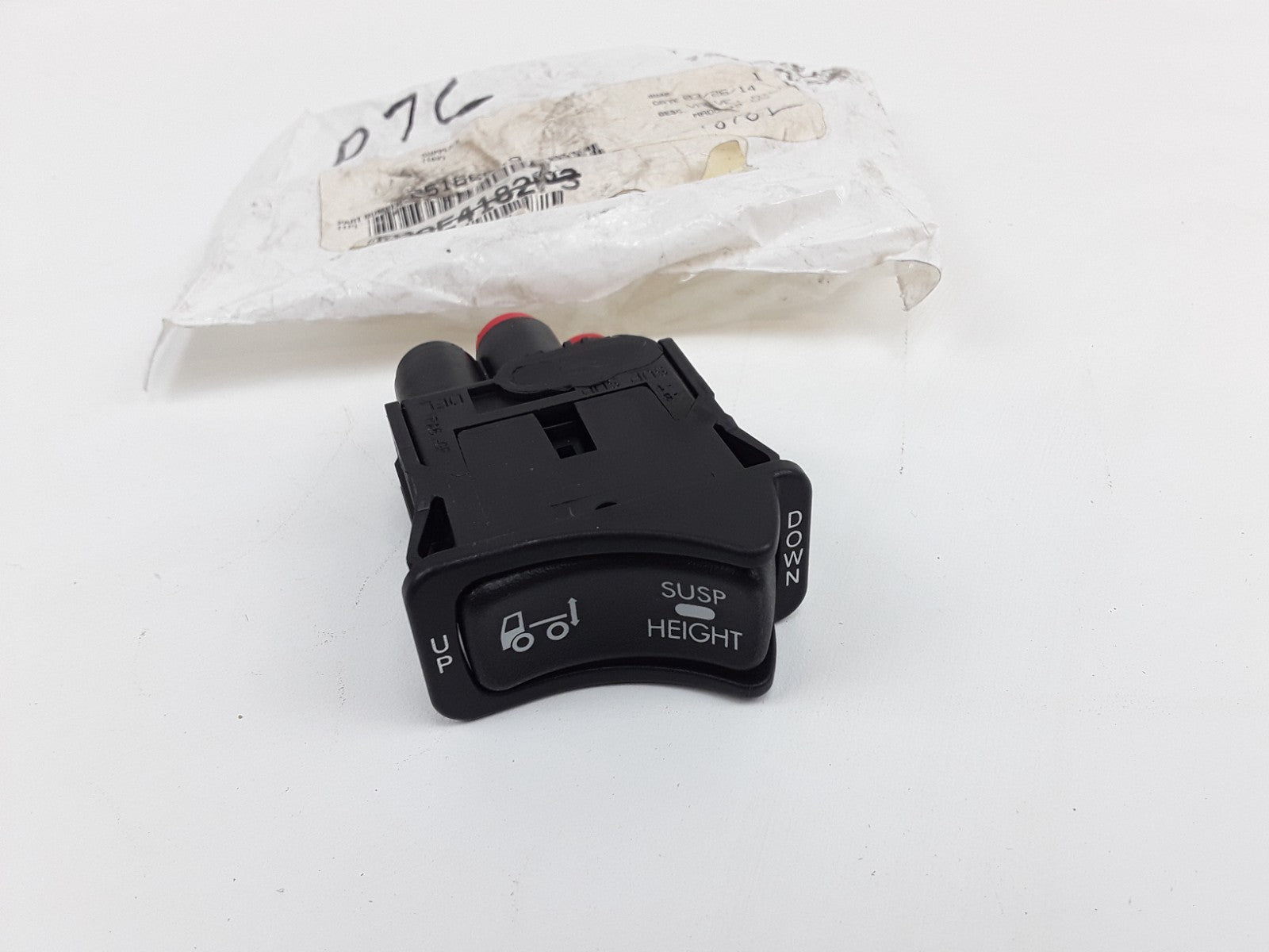 Mack 25166549 20QE4182-P3 Air Brake Control Valve Heavy Duty For Mack Truck