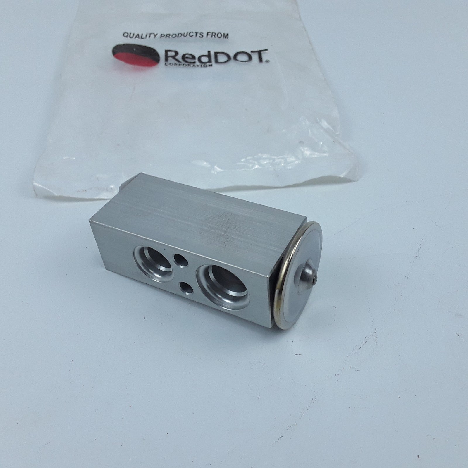 Expansion Valve Fits Volvo VNL VN VHD VNM Kenworth T700 (1998-2002, 2011-2012)