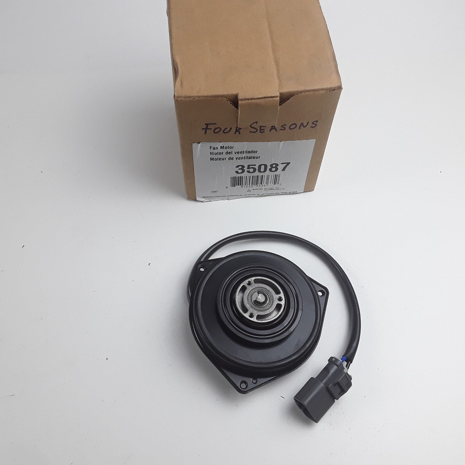 Four Seasons 35087 A/C Condenser Fan Motor Fits Honda CR-V Element (2002-2006)