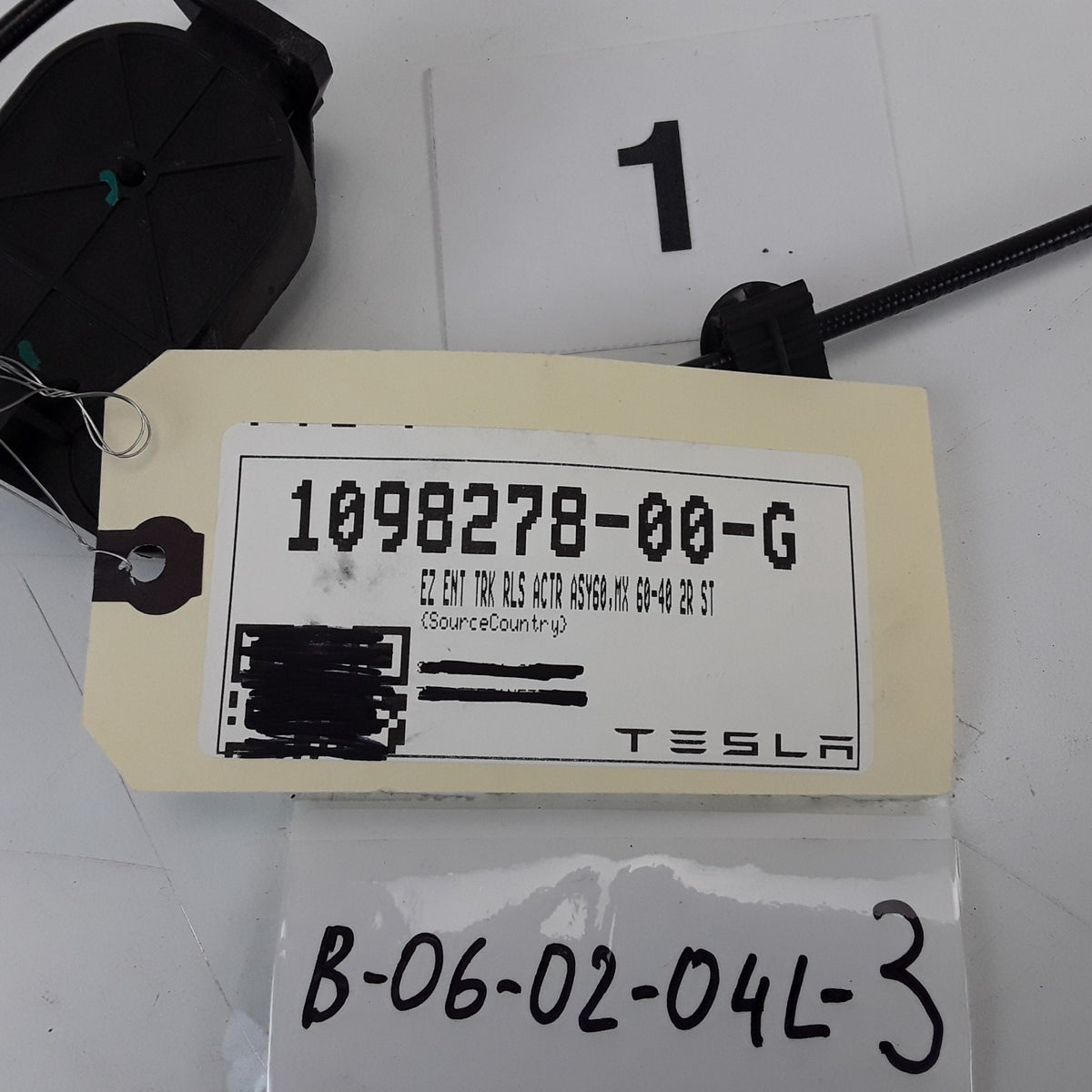 For Tesla 2nd Row Easy Entry Track Release Actuator 7-Seater Left 1098278-00-G