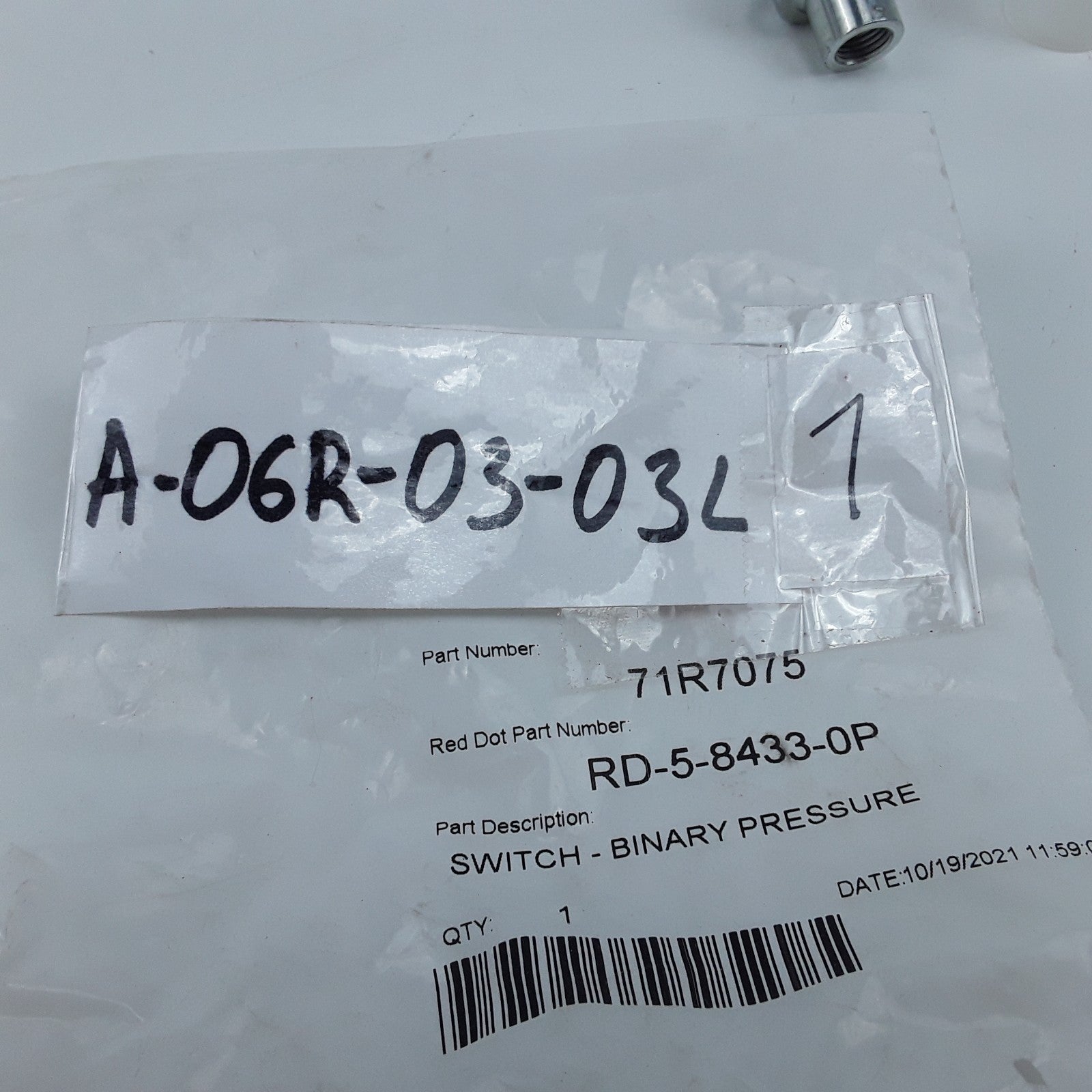 Binary Pressure Switch Fits Freightliner FL60 FL70 FL50 FLD112 FLD120 1991-1998