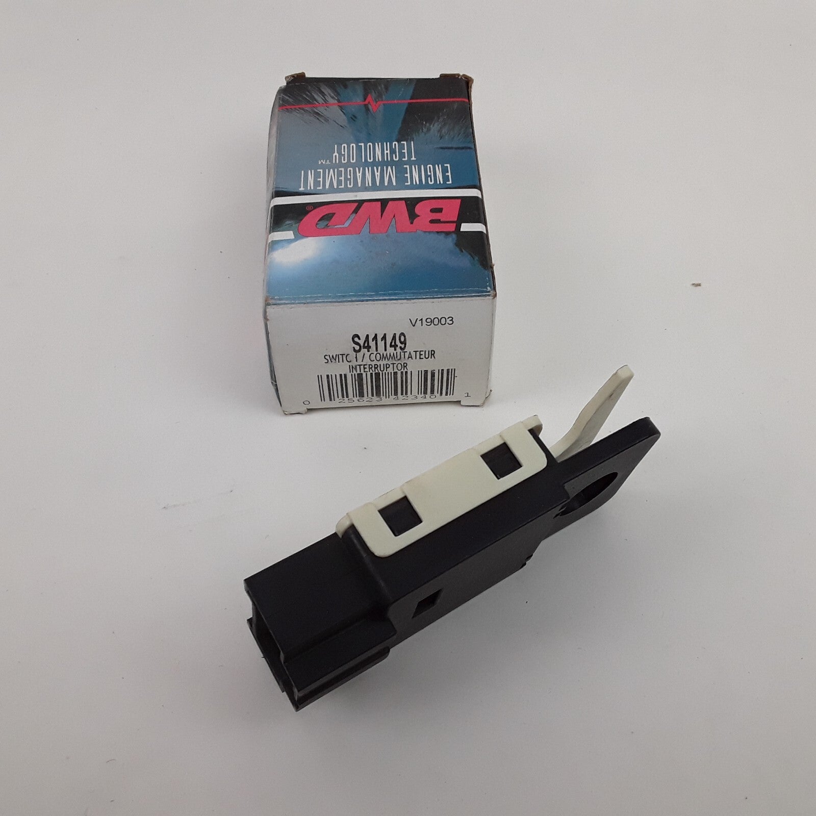 Brake Light Switch Fits Cadillac Escalade 2010-12 Chevrolet Silverado 1500 2011