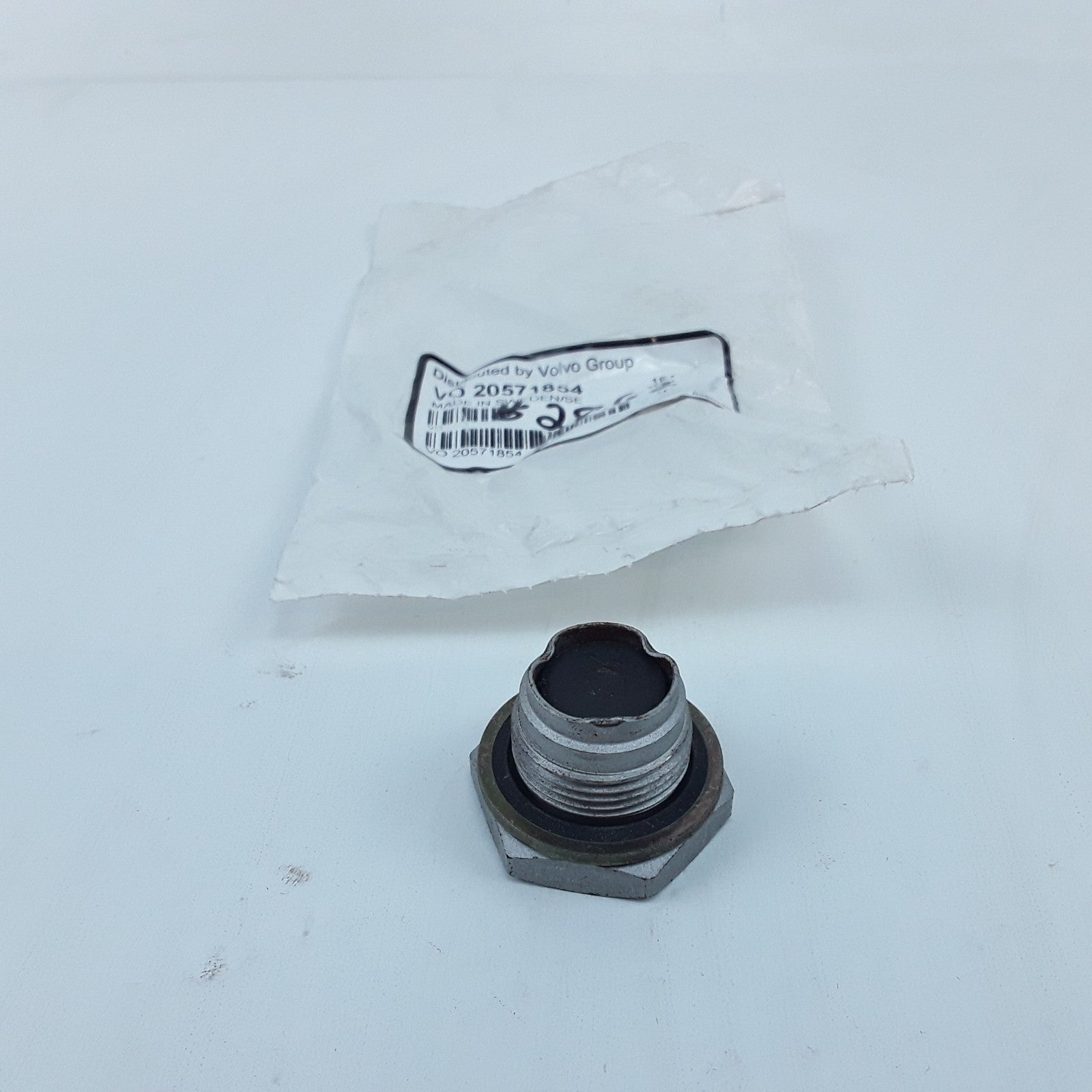 OEM Magnetic Plug Fits Volvo 9700 Grand VNL VT 9700 VNM Mack Granite (2009-2021)