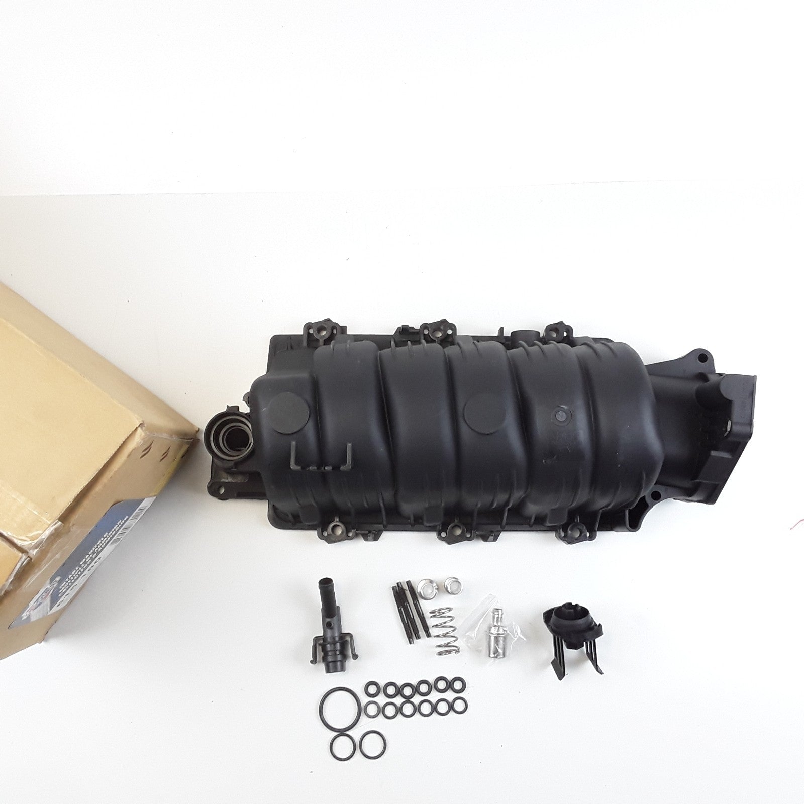 Upper Engine Intake Manifold Fits Buick Chevrolet Oldsmobile Pontiac 1995-2005