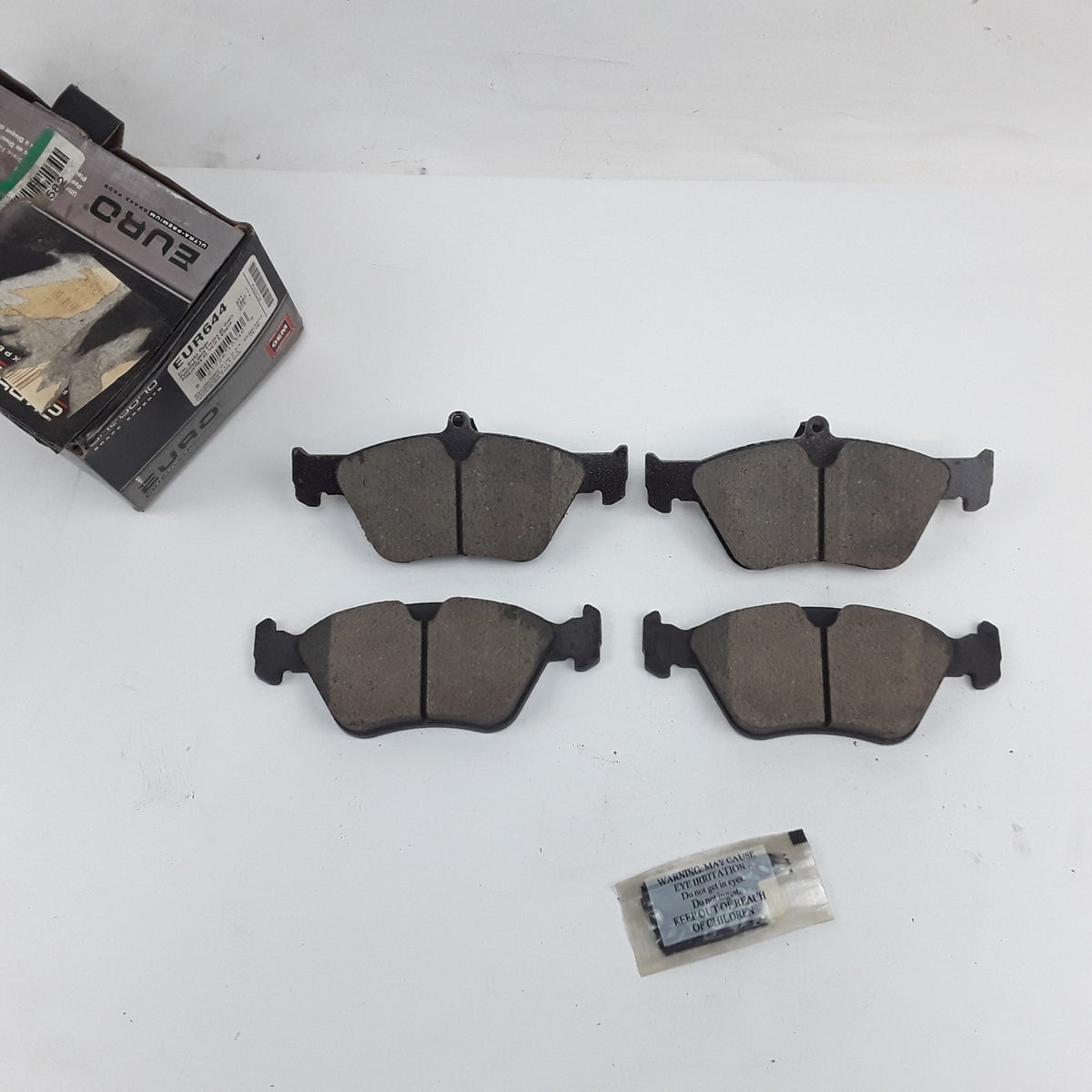 Akebono EUR644 Front Ceramic Disc Brake Pad Kit Fits Saab 900 1994 1995 1996
