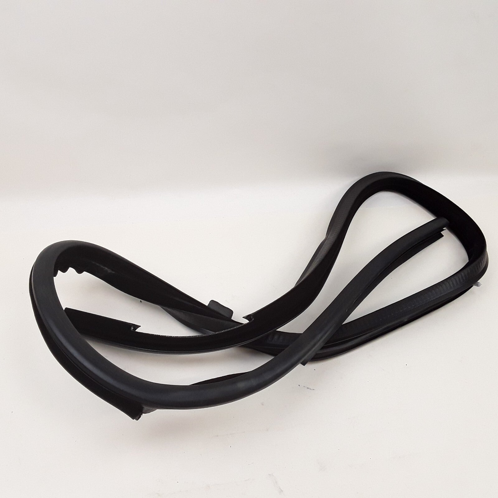 OEM Volvo 25101933 Left Door Seal Black For Volvo and Mack Truck