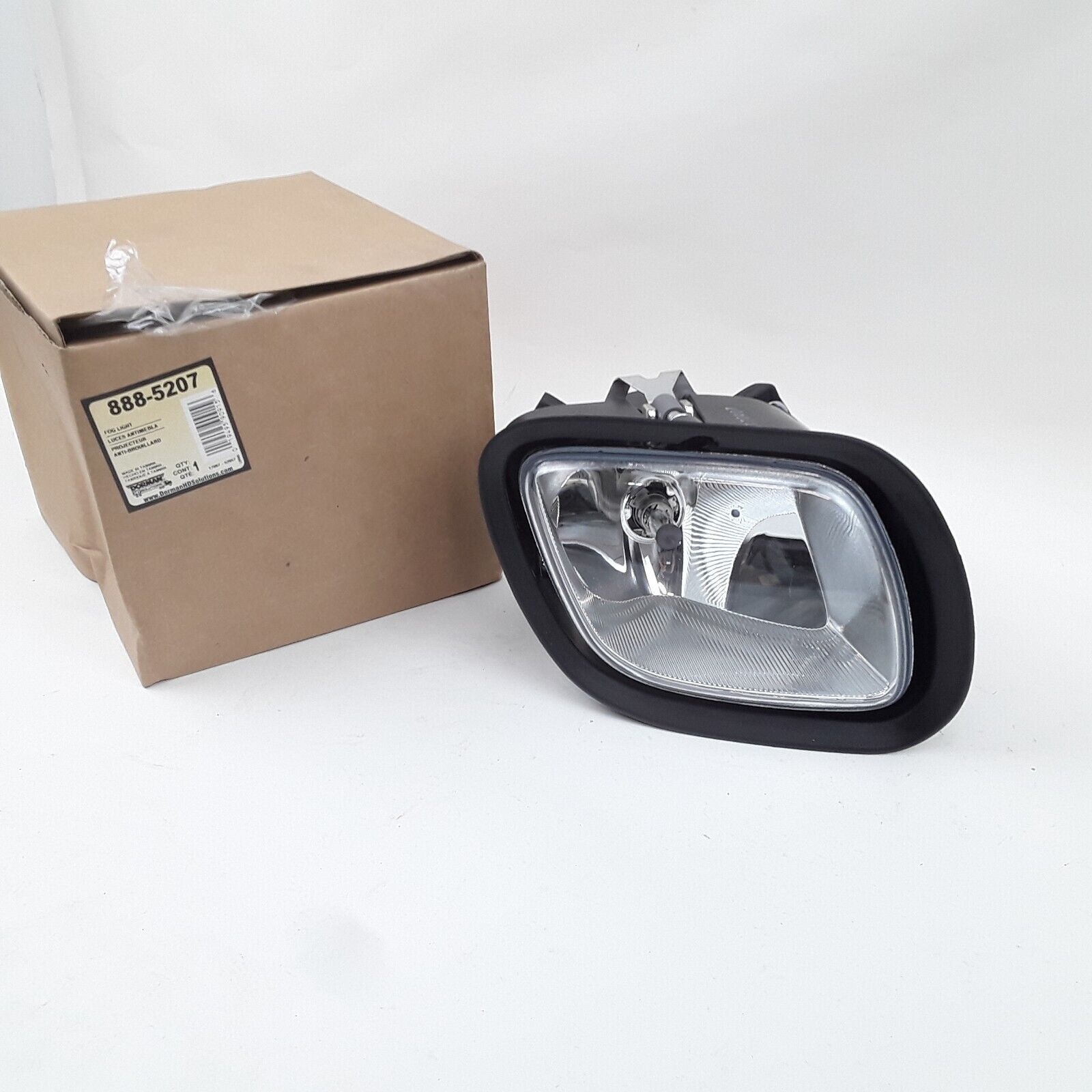 Dorman 888-5207 Right Heavy Duty Fog Lamp Fits Freightliner Cascadia (2008-2017)