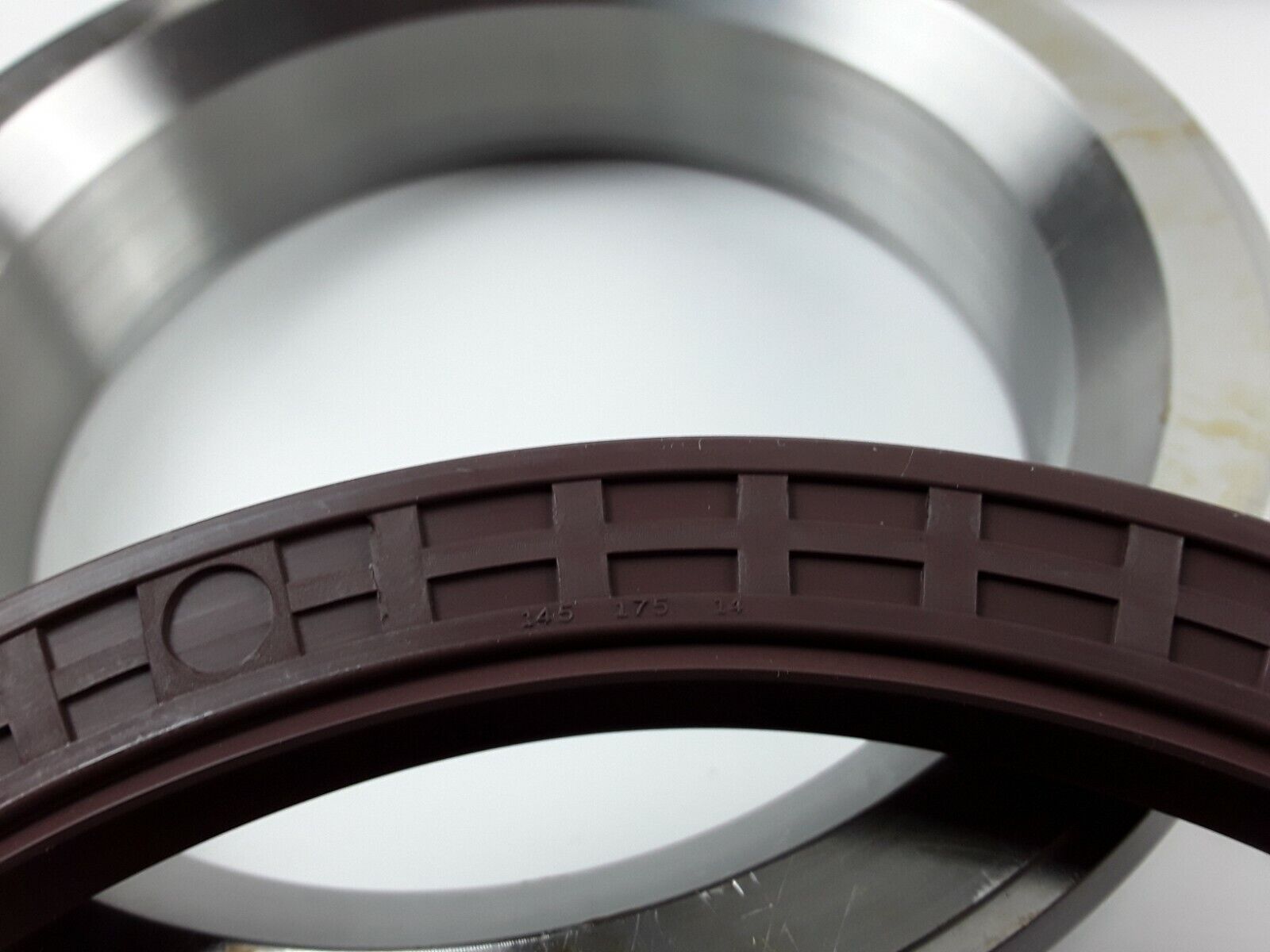 for Man, NEOPLAN Rear Wheel Seal Kit Pressure Ring 81.35710-6015, 6334307 11 ton - HotCarParts