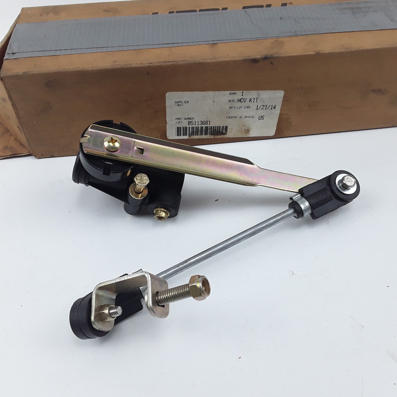 Front Right Passenger Side Suspension Leveling Valve For Volvo VNL & VNM Models