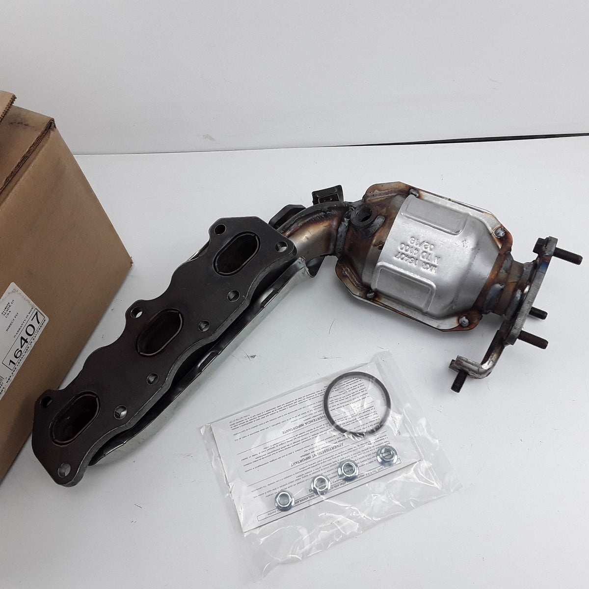 Catalytic Convertor Fits Suzuki XL-7 Grand Vitara Chevrolet Tracker (1999-2005)