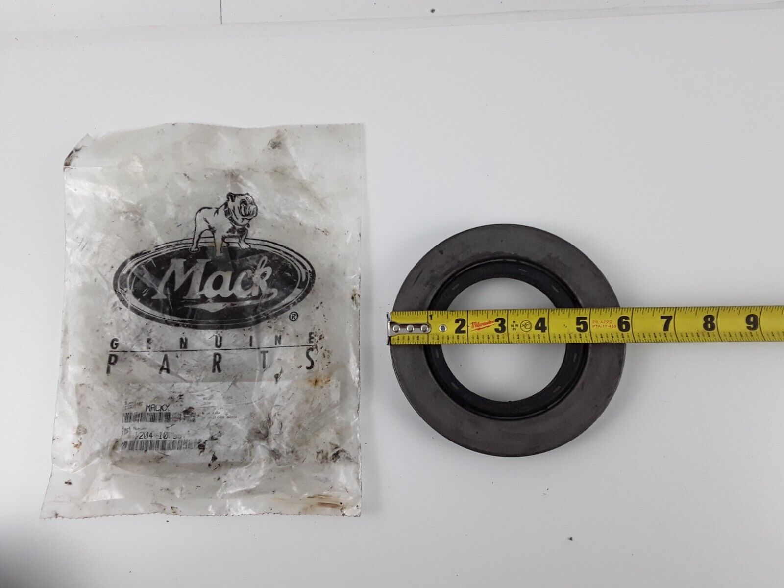 GENUINE For Mack 1204-100557 Oil Seal National 100557 Fast Free Shipping - HotCarParts