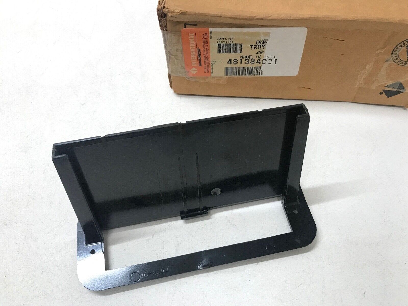 OEM INTERNATIONAL TRAY 481384C91 NAVISTAR 468801c1 - HotCarParts