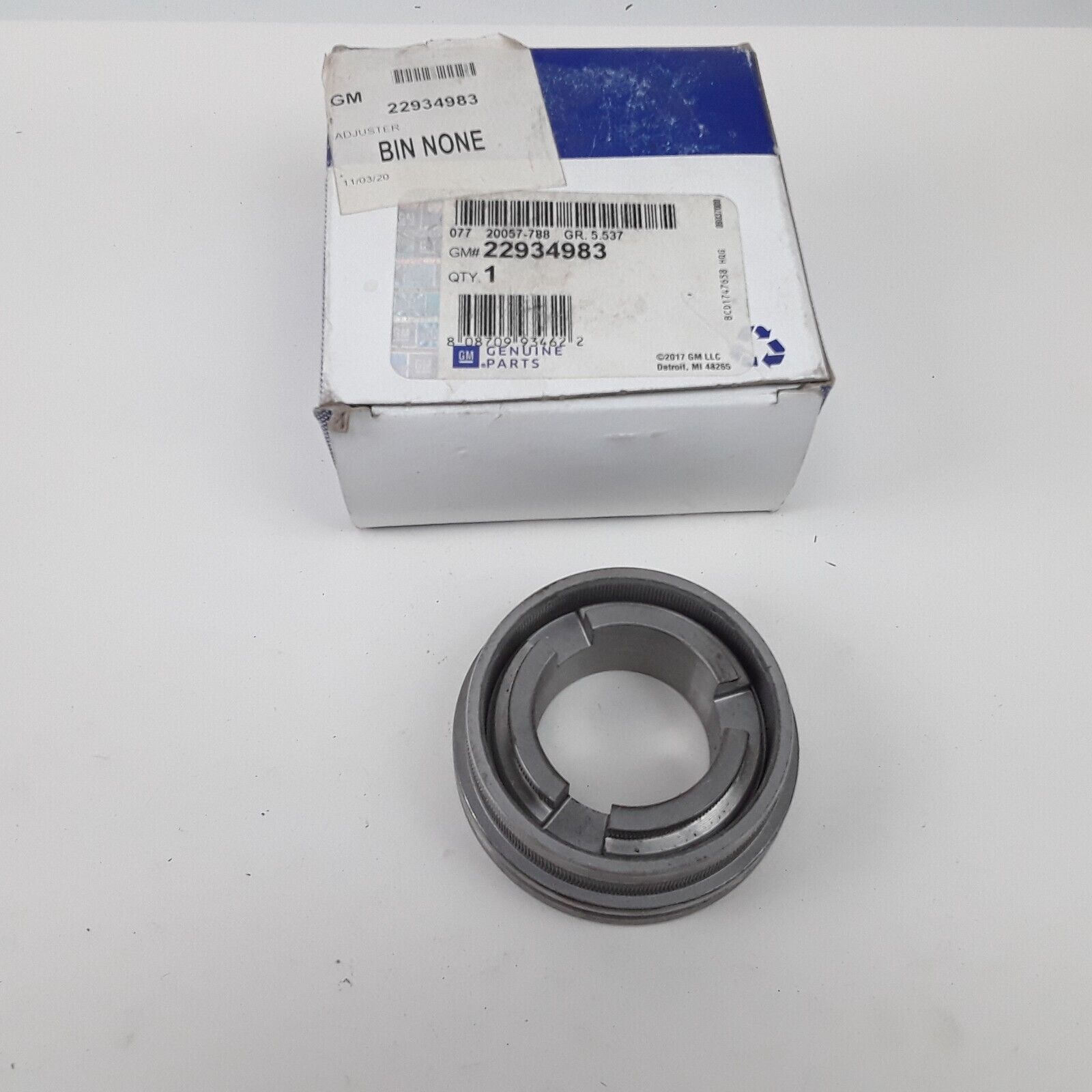 GM 22934983 Front Differential Bearing Adjuster Assembly for Cadillac, Chevrolet