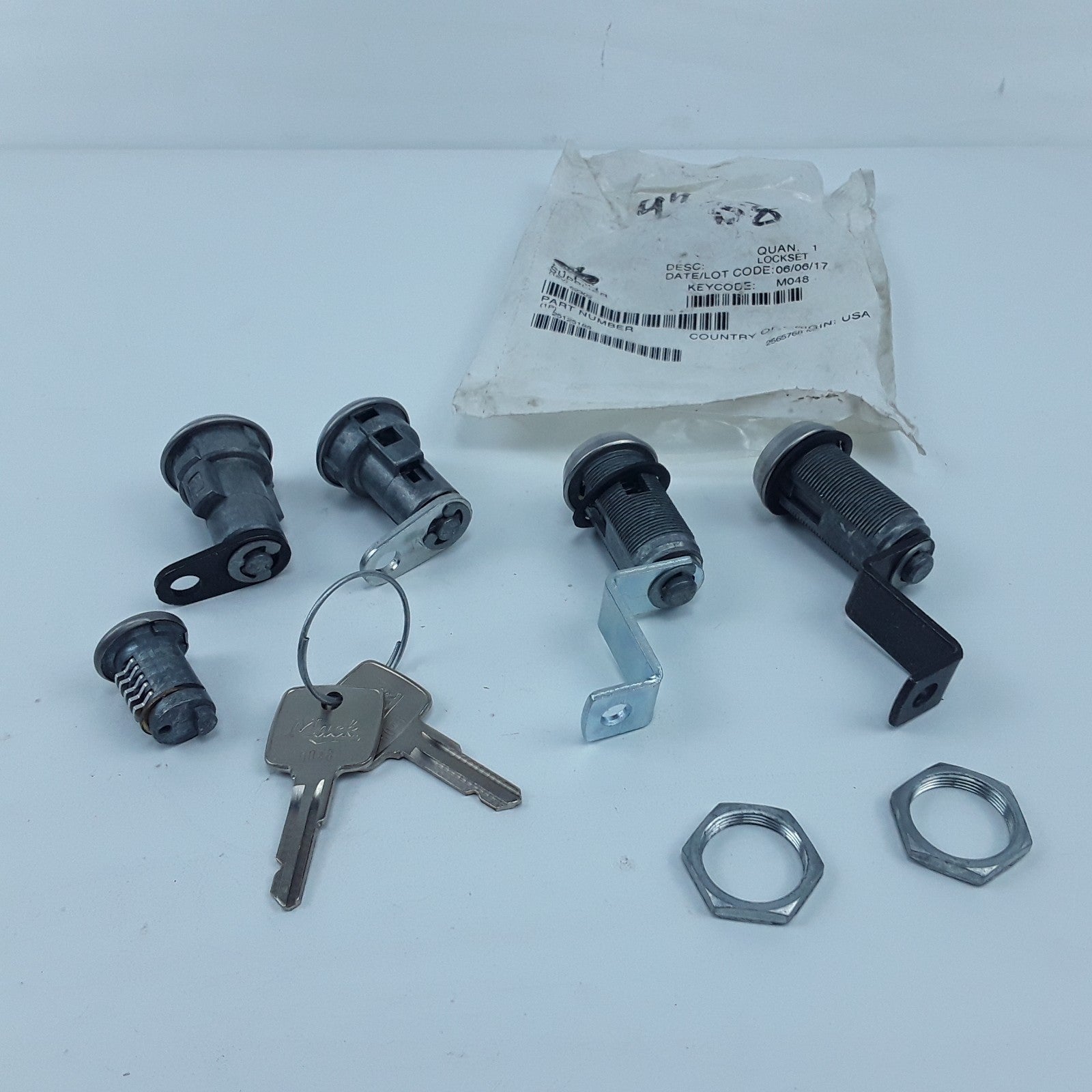 Complete Lock Cylinder Set For Volvo VNL VHD VT Mack Classic R-Series Models
