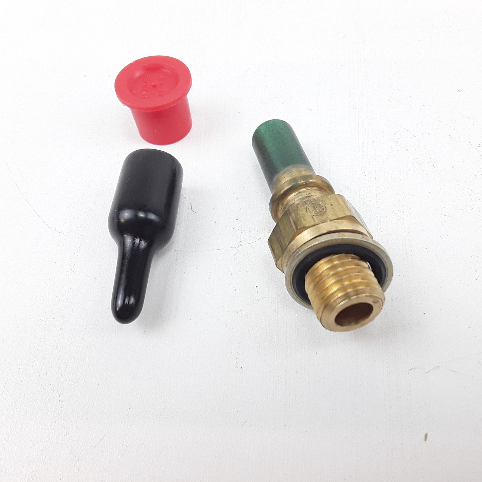 Volvo 21292186 M12 x 1.5 coolant hose fitting For Class 8 Commercial Trucks