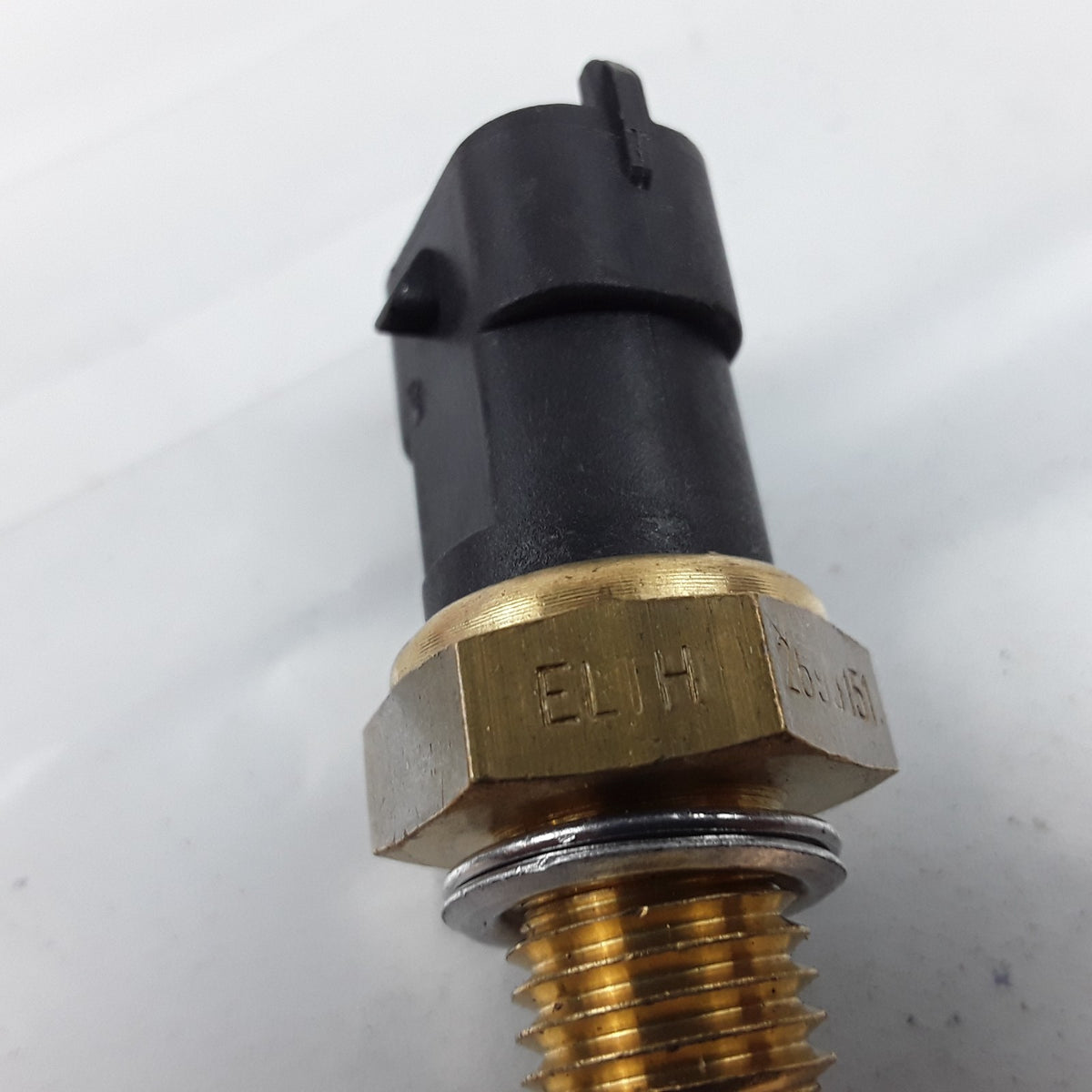 Engine Coolant Temperature Sensor Fits Volvo VT VAH VHD VNL VNM 9700 (2006-2016)