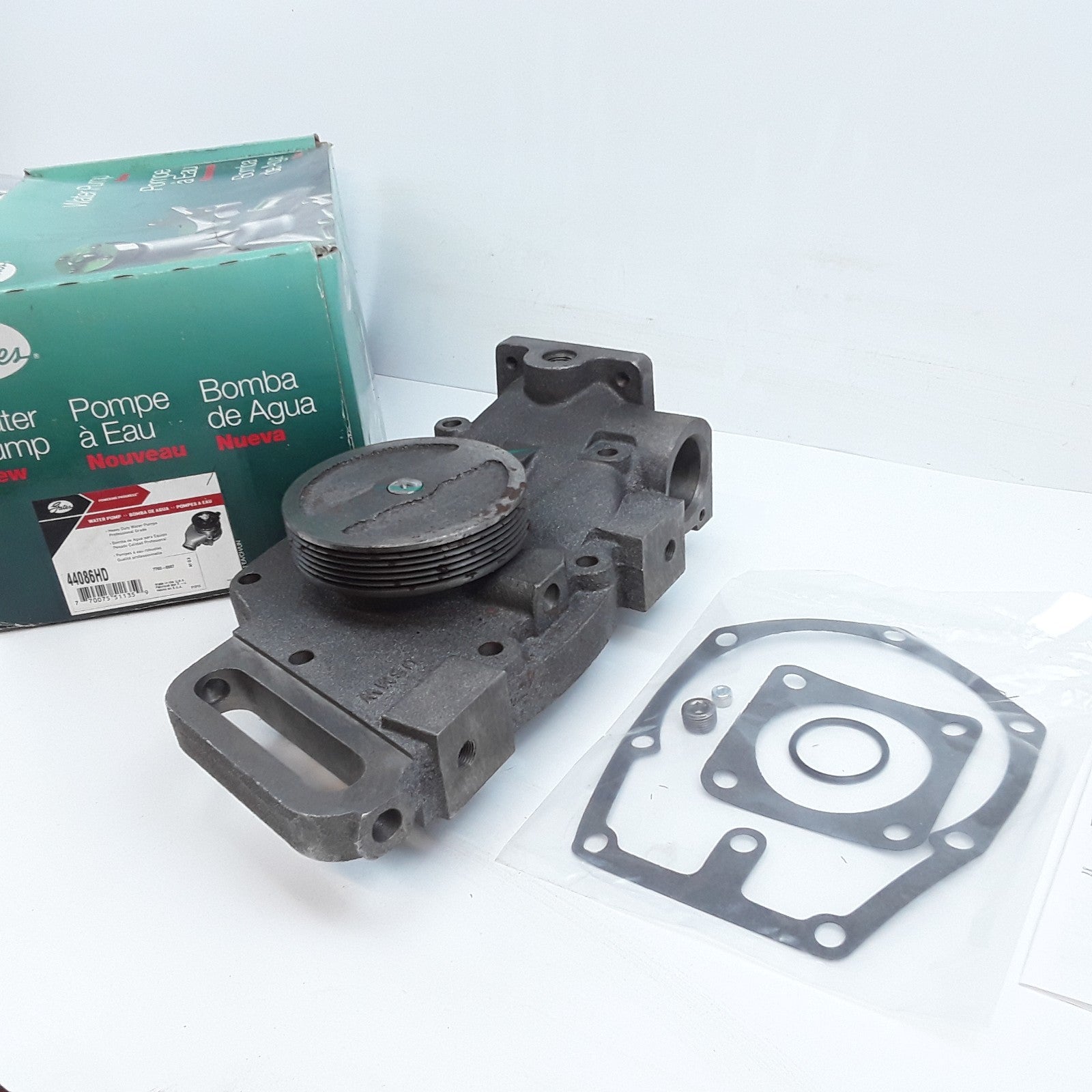 Engine Water Pump Fits Mack GMC Ford Freightliner Peterbilt Kenworth (1980-1984)