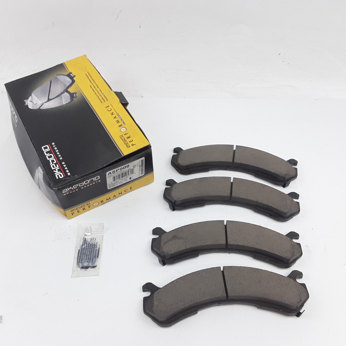 Rear Disc Brake Pad Kit Fits Chevrolet GMC 2001 2002 2003 2004 2005 2006-2010