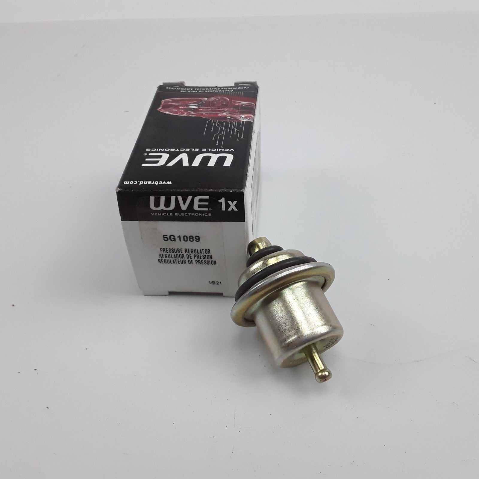 Fuel Injection Pressure Regulator For Dodge Intrepid 3.3L 1994 1995 1996 1997