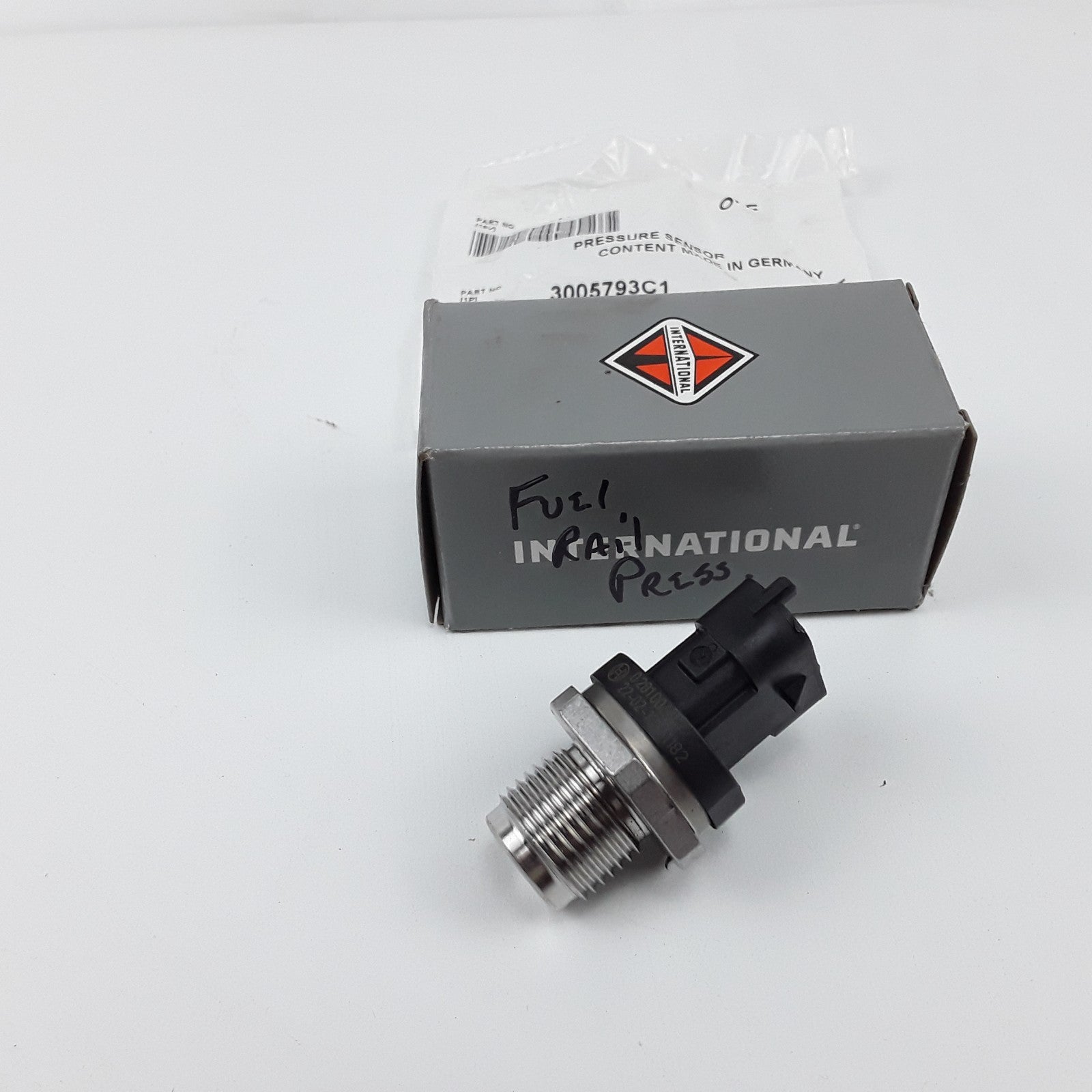 Genuine International 3005793C1 Fuel Injection Pressure Sensor Navistar Trucks