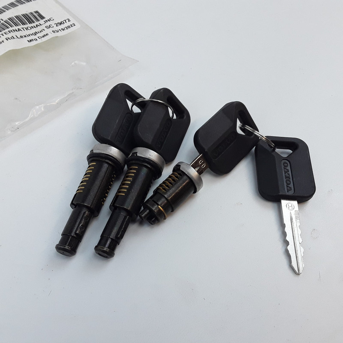 Door Lock Kit Fits Volvo VNL (2004 2005 2006 2007 2008 2009 2010 2011 2012-2017)