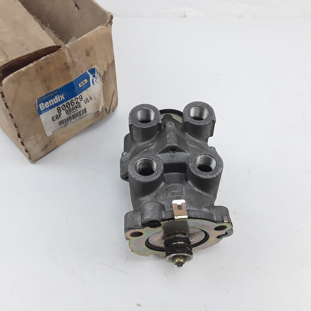 Bendix 800629 Brake Foot Valve 4 Supply & 4 Delivery Ports Fits CH Models