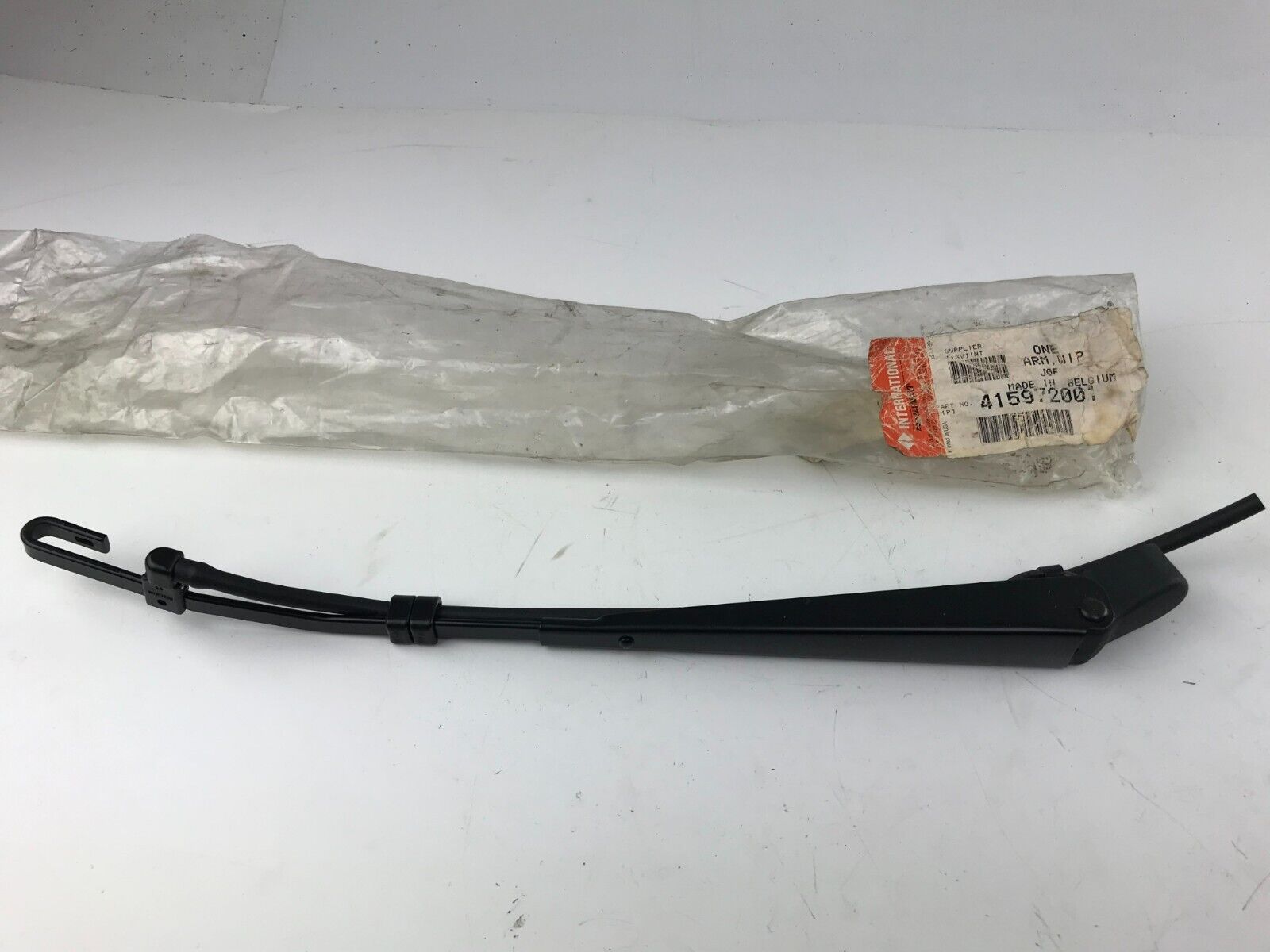 GENUINE INTERNATIONAL 415972001 WIPER ARM 27126 553 FAST SHIPPING - HotCarParts