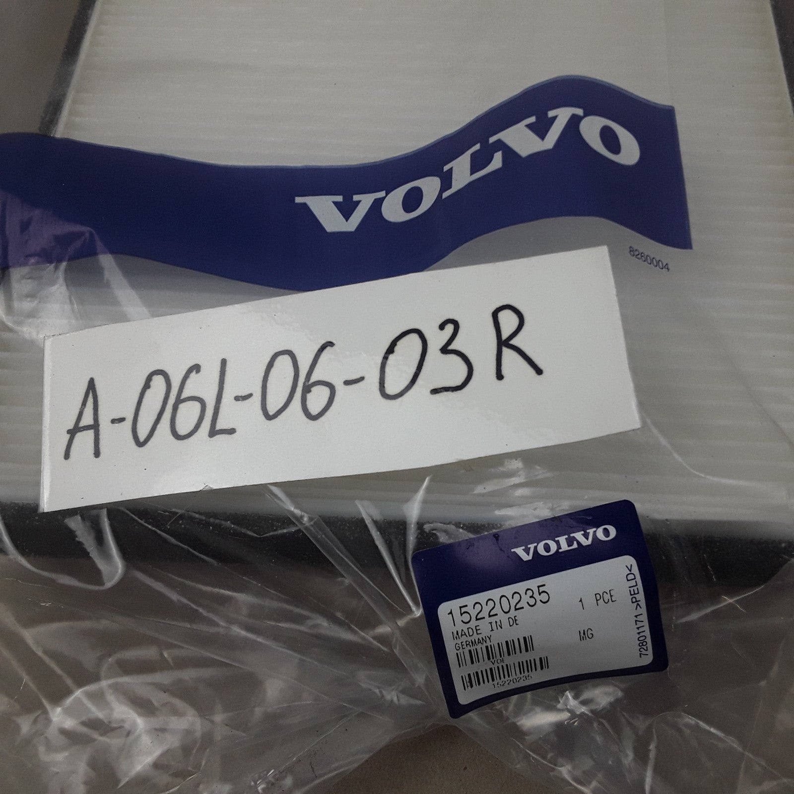 Volvo 15220235 Oil Filter Element Assembly Heavy Duty High Performance