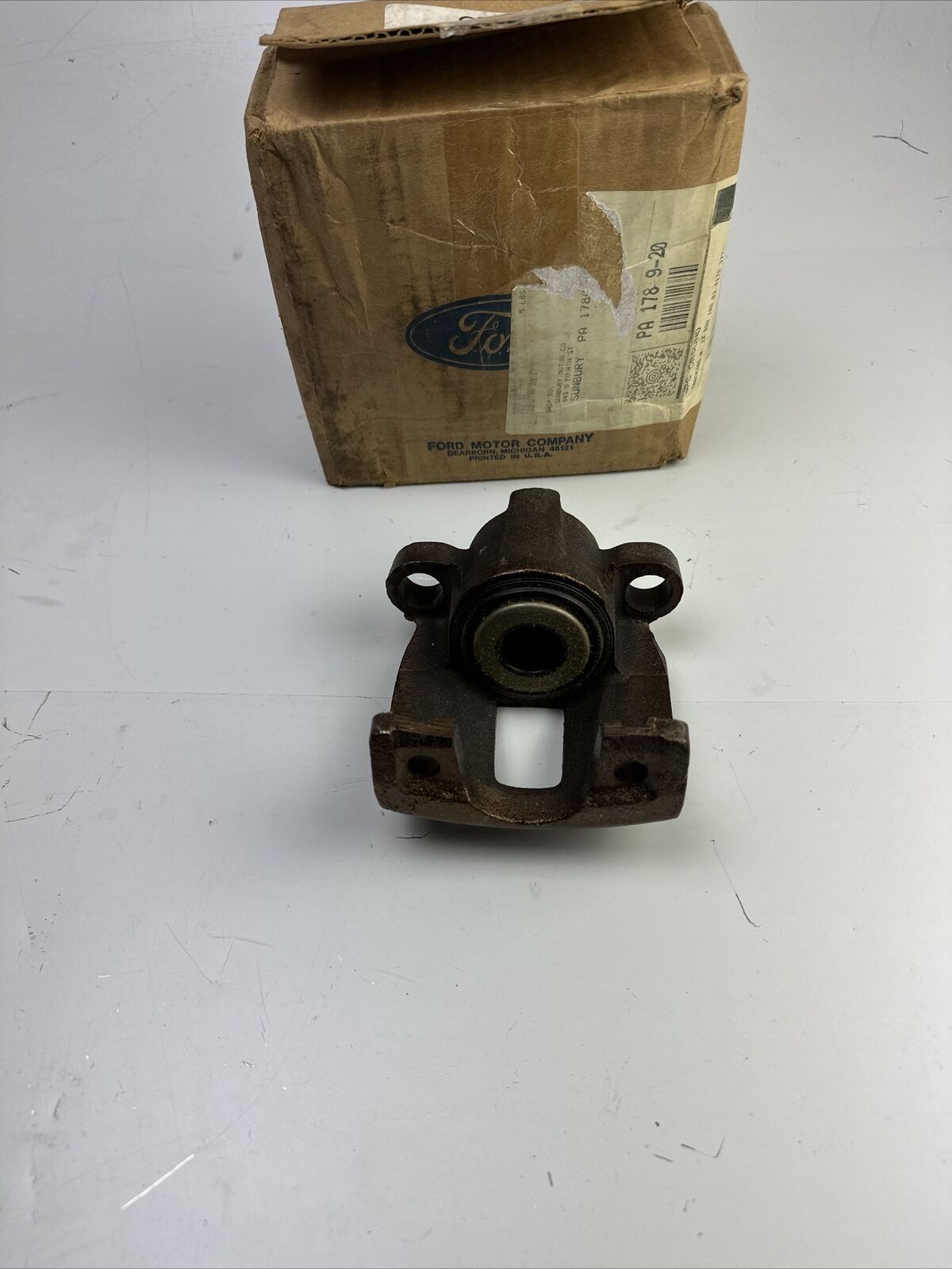 GENUINE OEM Ford Rear Brake Caliper F8AZ-2552-CA for Crown Victoria Police FAST - HotCarParts