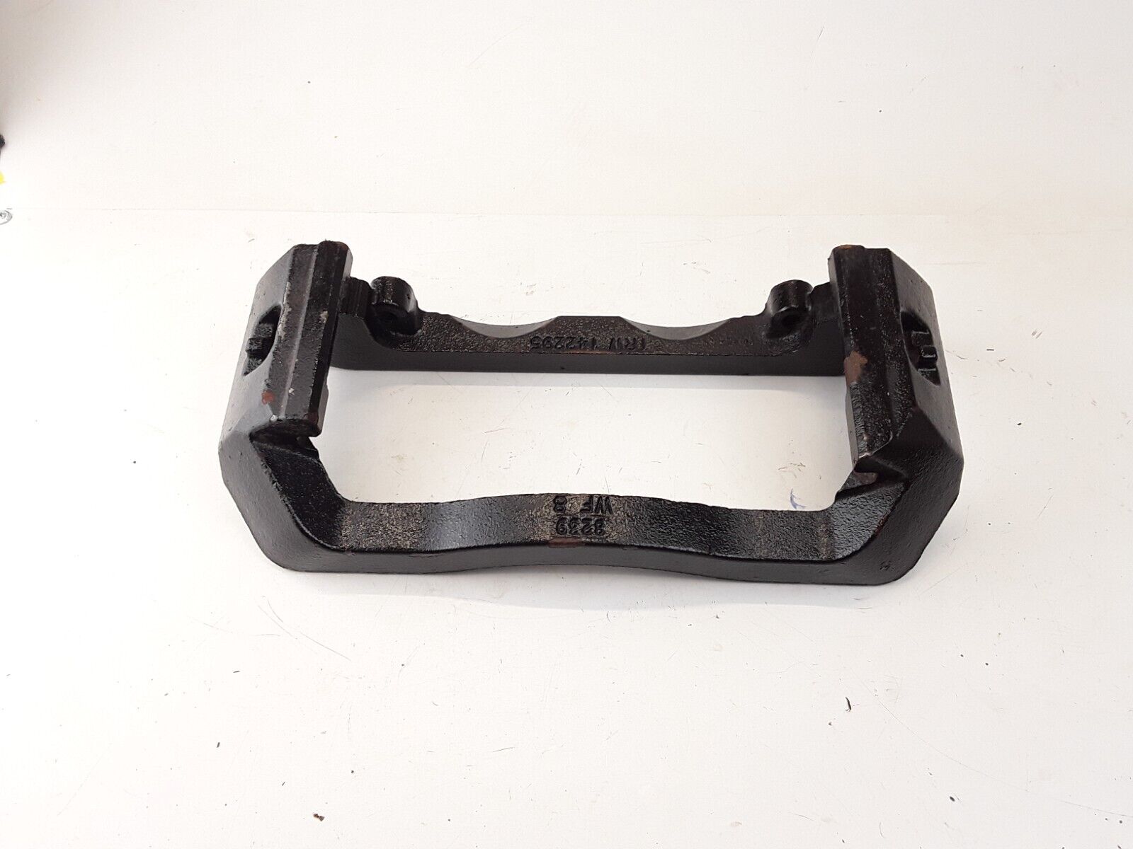 Disc Brake Caliper Bracket For Ford F-450 F-550 Super Duty 2005 2006 2007-2016 - HotCarParts