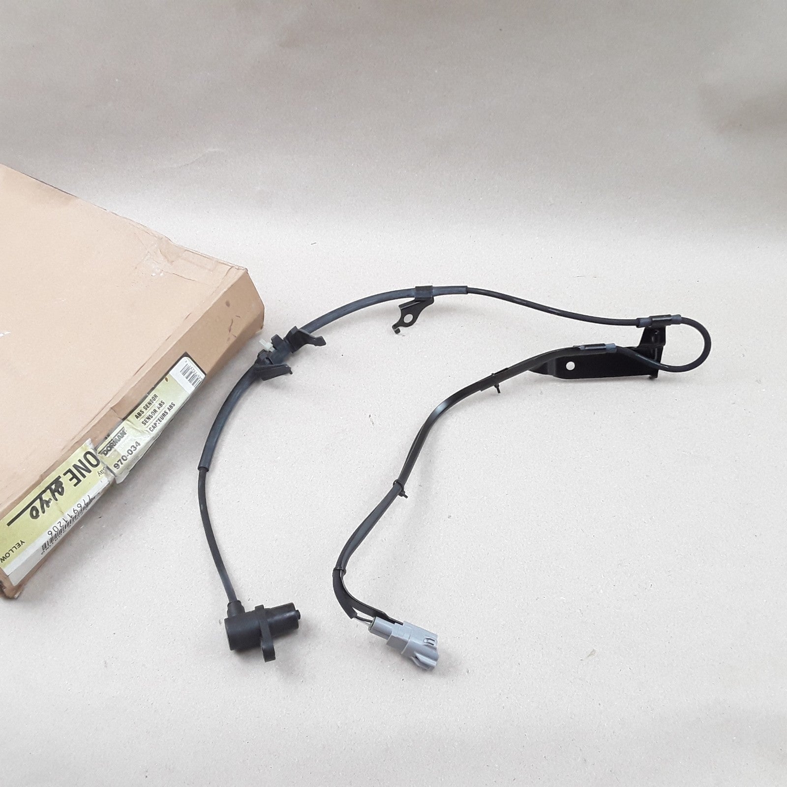 Front Left ABS Wheel Speed Sensor Fits Lexus ES300 Toyota Solara Camry 1997-2004