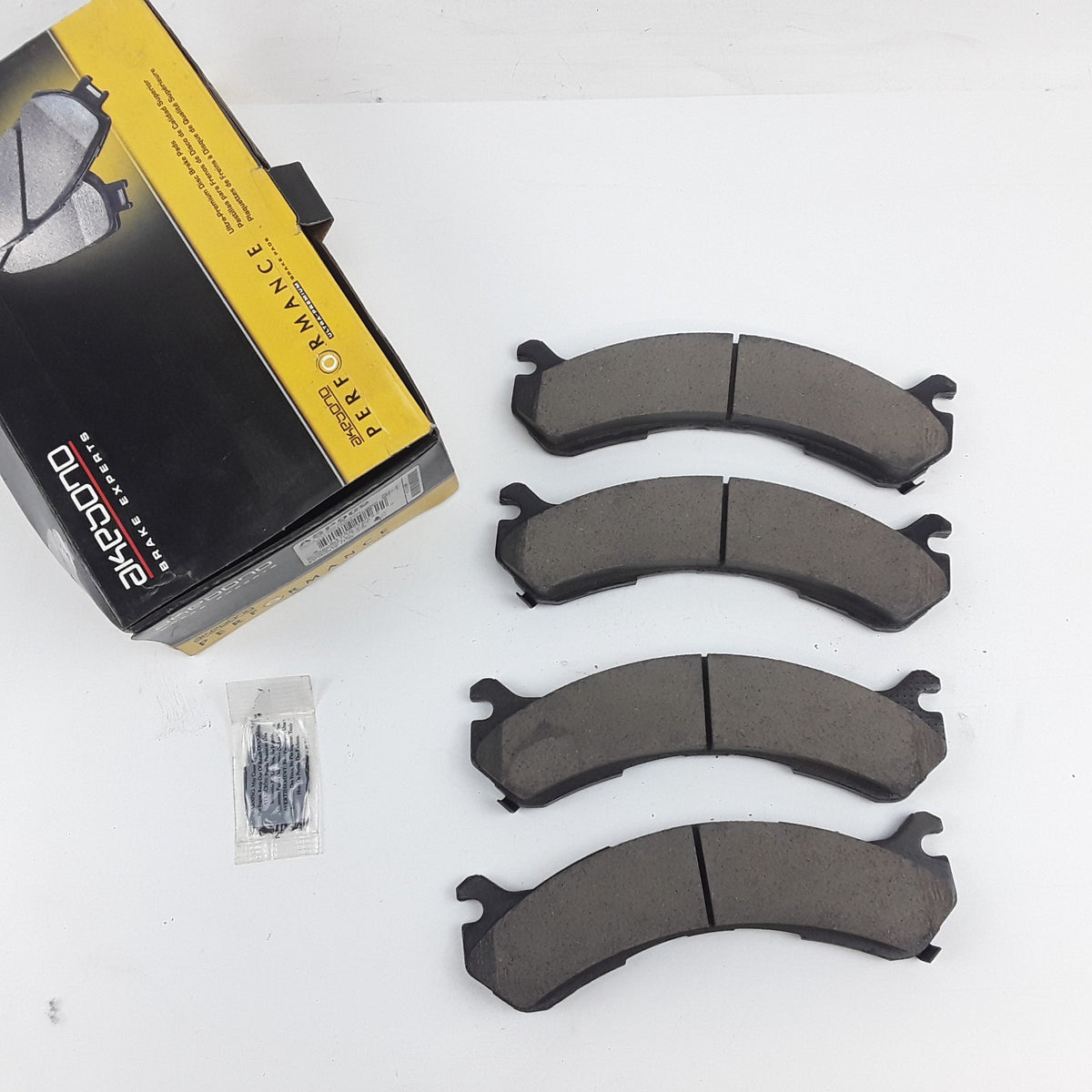 Rear Disc Brake Pad Kit Fits Chevrolet GMC 2001 2002 2003 2004 2005 2006-2010