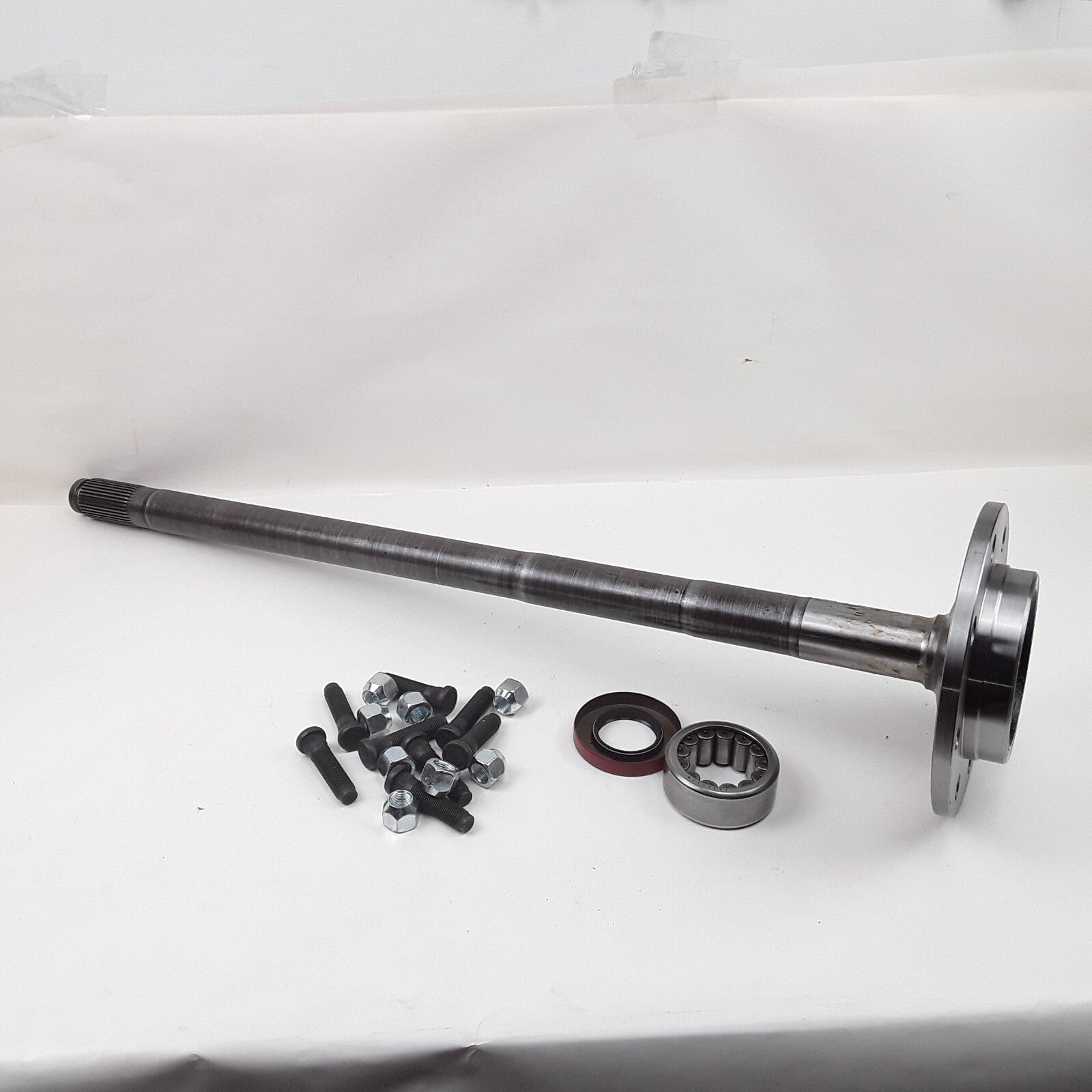 Right Side Drive Axle Shaft Fits Ford E-350 Econoline Club Wagon 1995-2002