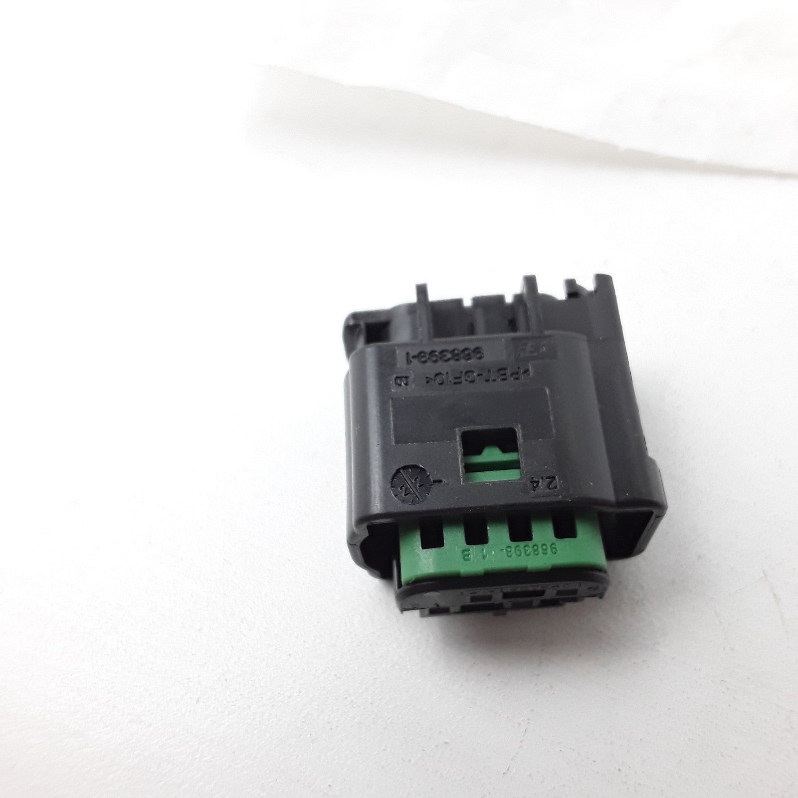 International 3600324C1 Body Wiring Harness Connector 4-Way For Navistar Trucks