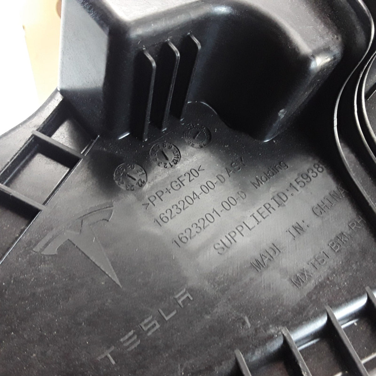 Model X 2021-2025 RH Trunk Side Trim Bracket 1623204-00-D OEM