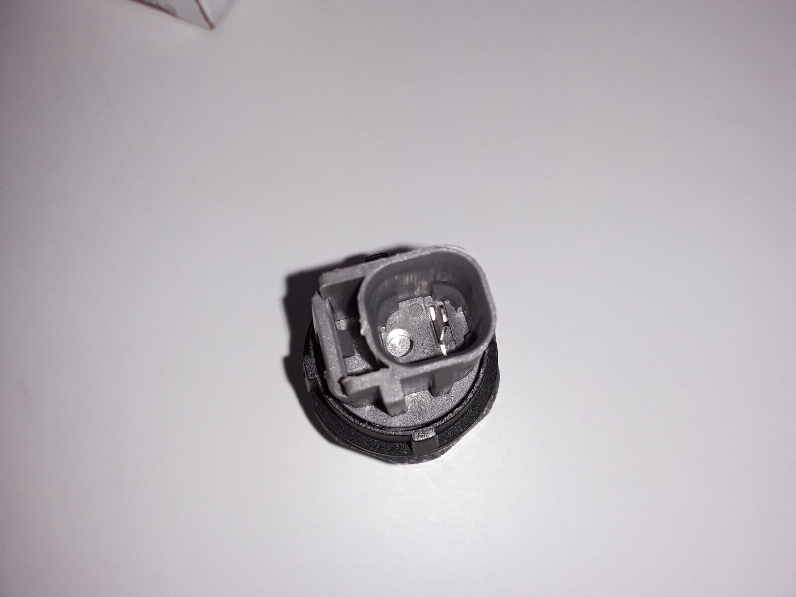 Engine Oil Pressure Switch Fits Honda Fit 2009-2014, CR-V 2007-2020,HR-V 2016-20 - HotCarParts