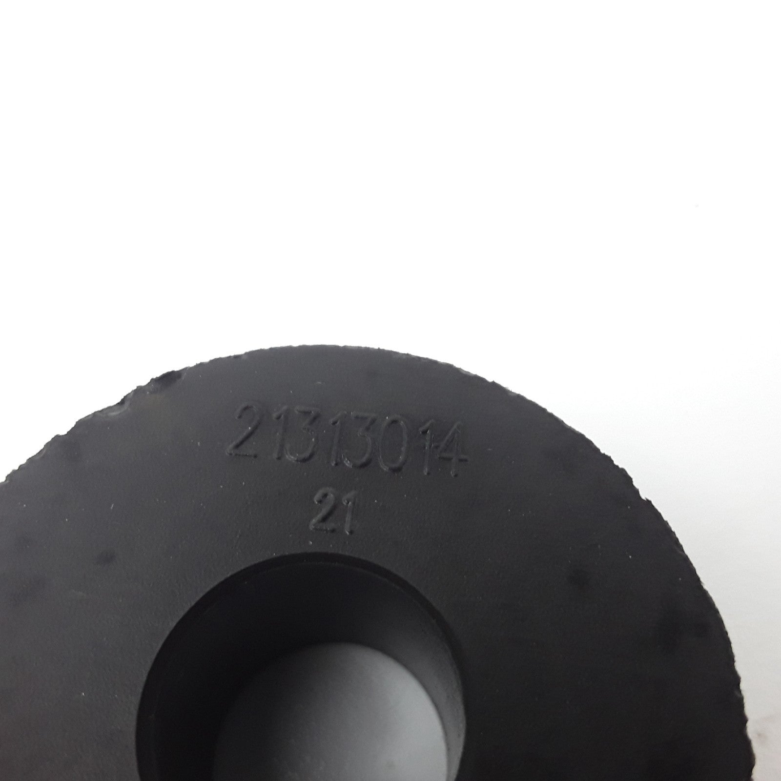 Chassis Fairing Rubber Spacer For Volvo VNL VNM VN Series Mack Granite Pinnacle