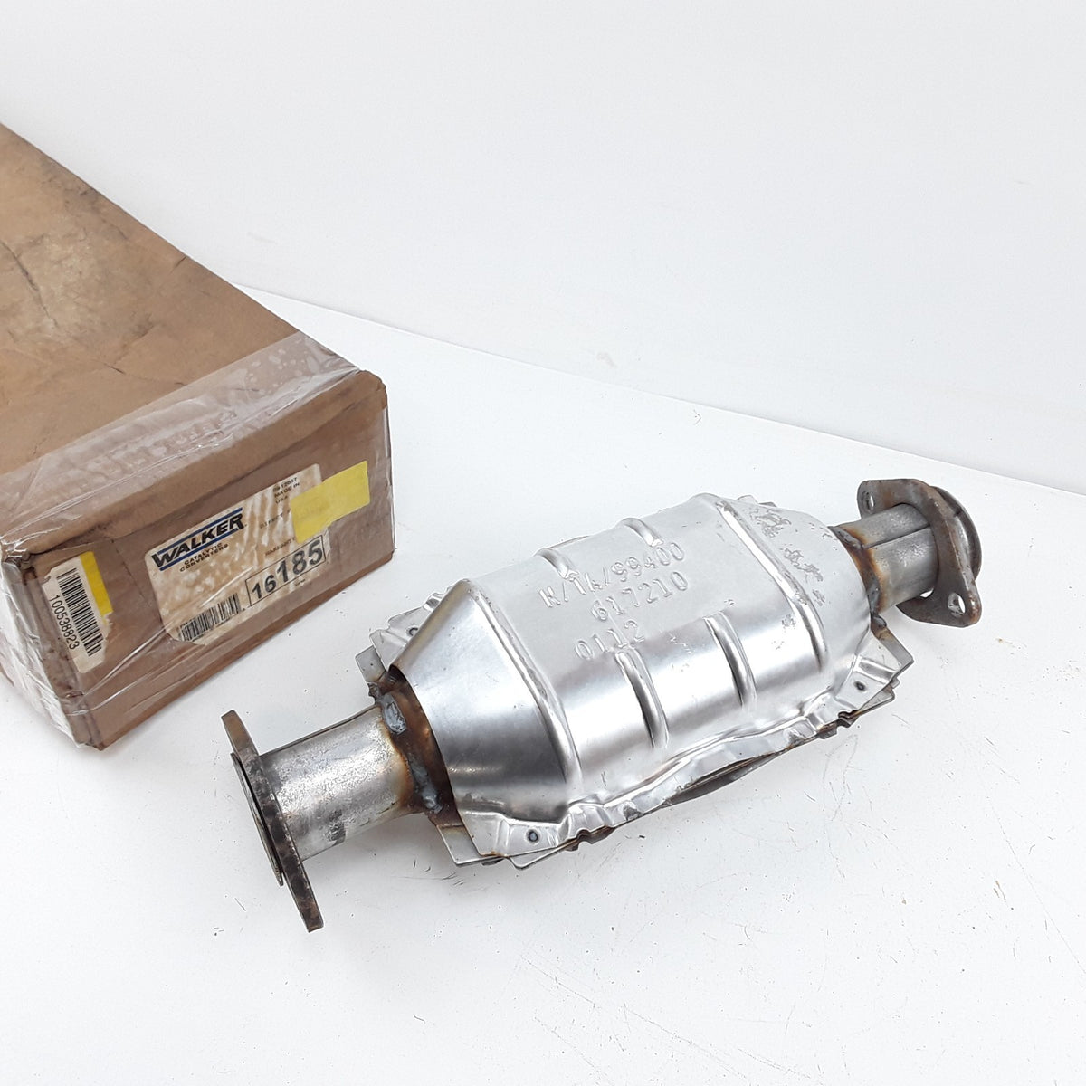 Walker 16185 Catalytic Converter Fits Mitsubishi Lancer 2.0L-L4 2002 2003 2004