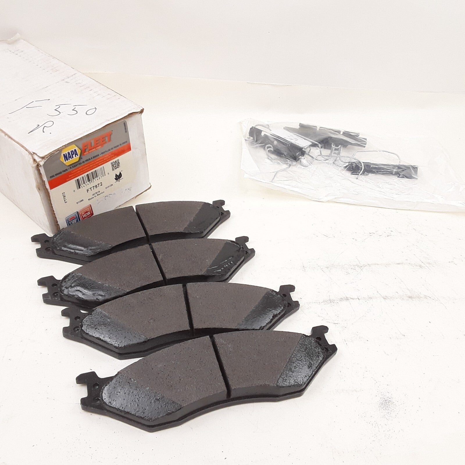 Disc Brake Pads Fits Ford F-450 F-550 Super Duty 05-16 International CF500 05-09