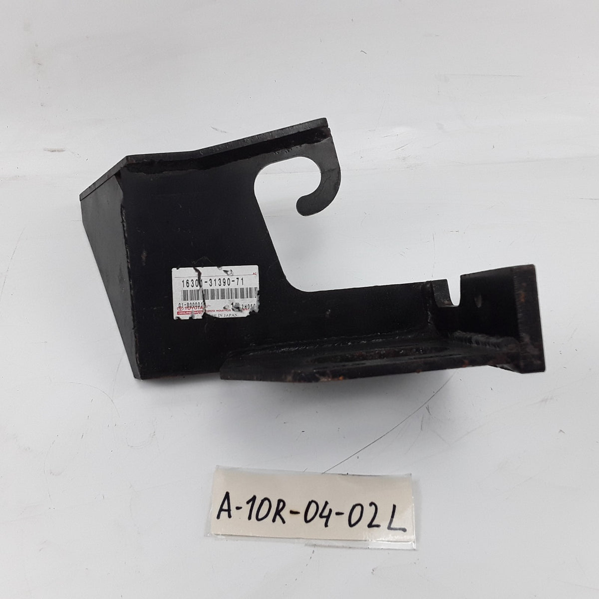 Toyota 16301-31390-71 Metal Bracket Or Mounting Assembly Fits Toyota Forklift