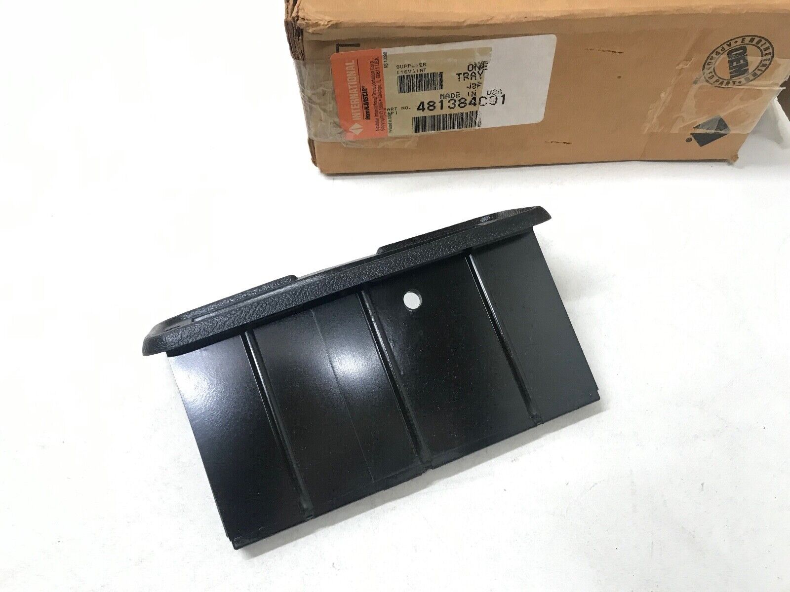 OEM INTERNATIONAL TRAY 481384C91 NAVISTAR 468801c1 - HotCarParts