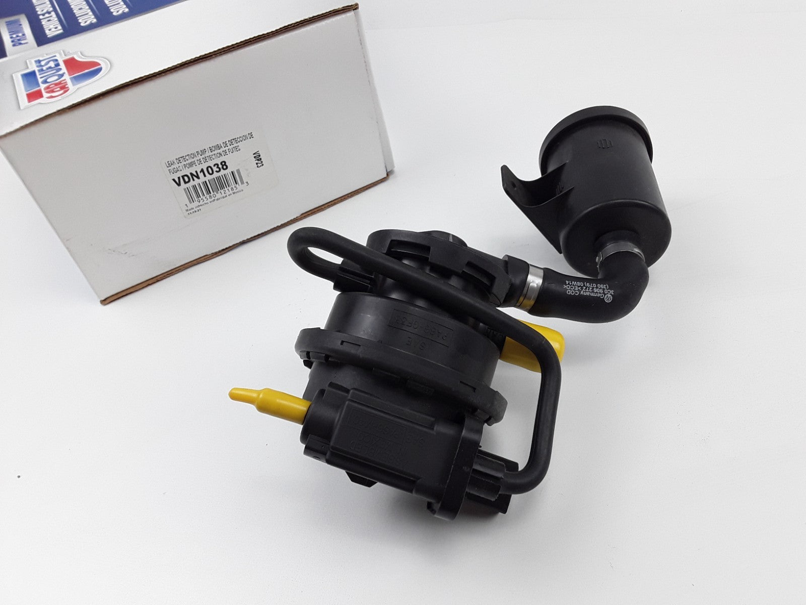 Fuel Vapor Leak Detection Pump For Volkswagen CC Passat Passat CC 2009 2010 2011