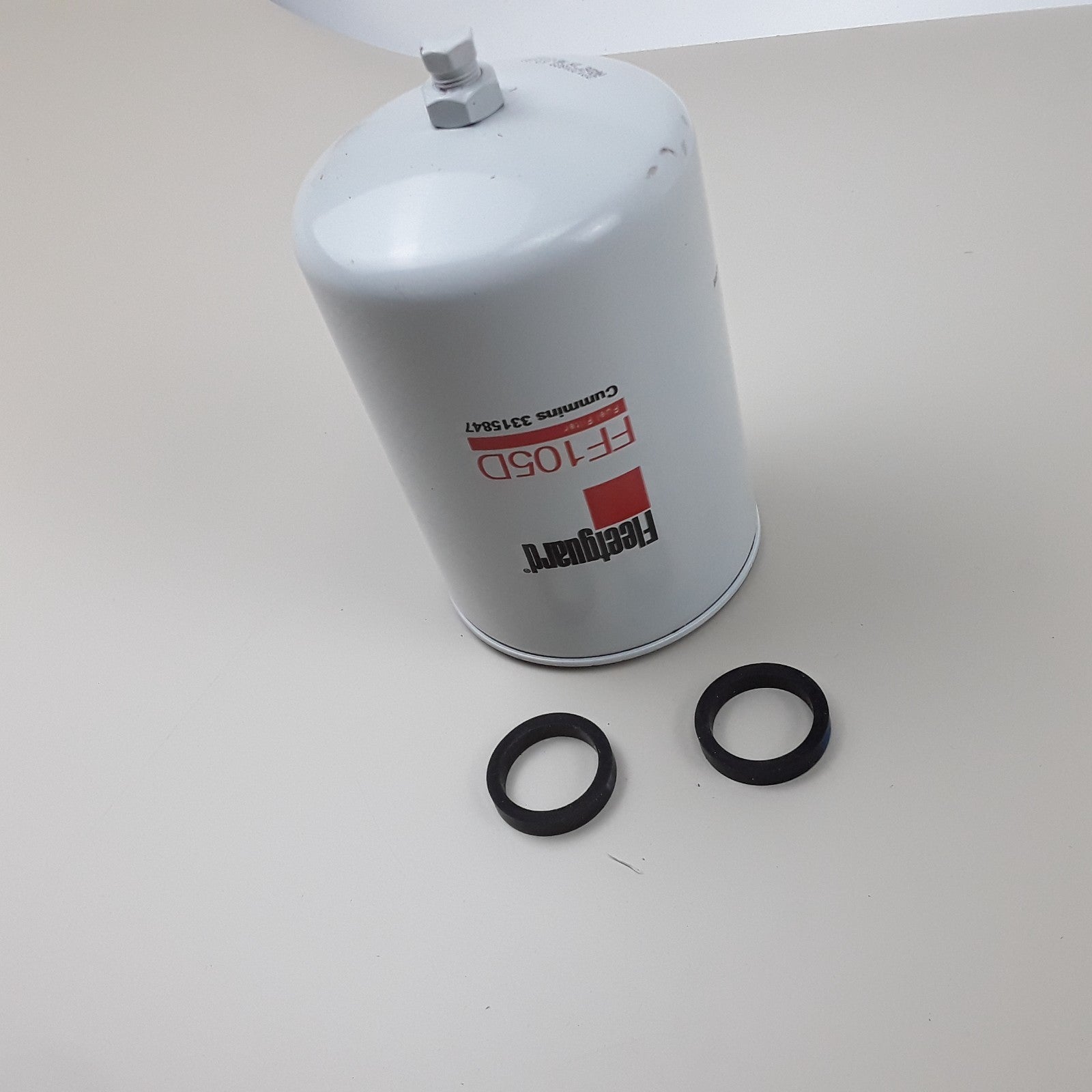Fleetguard FF105D Fuel Filter Fits Peterbilt Sterling Volvo Freightliner Ford