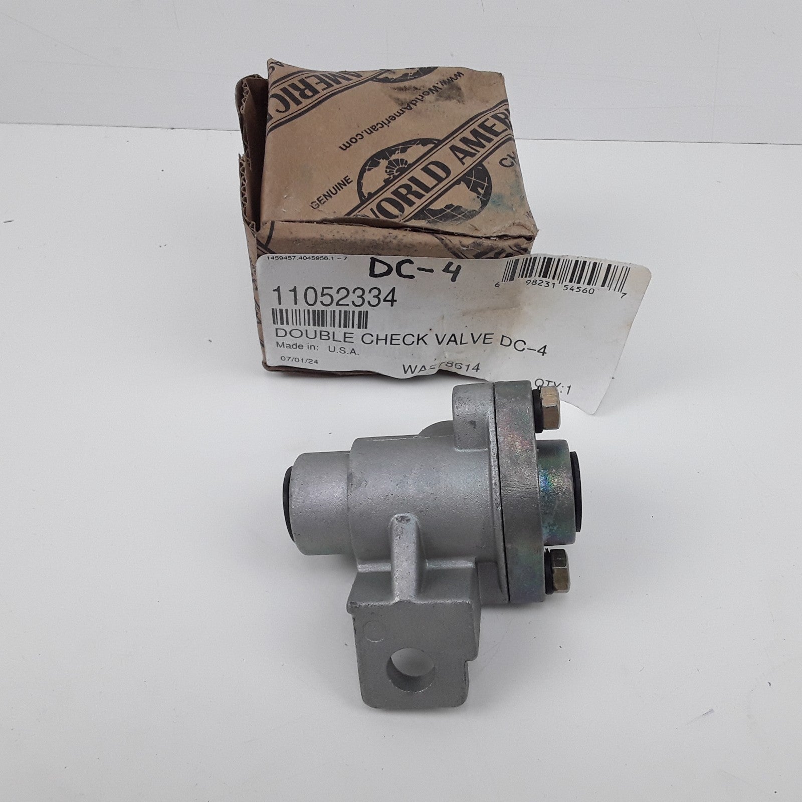 World American WA278614 Air Brake Double Check Valve DC-4 Type 3/8" NPT All Port