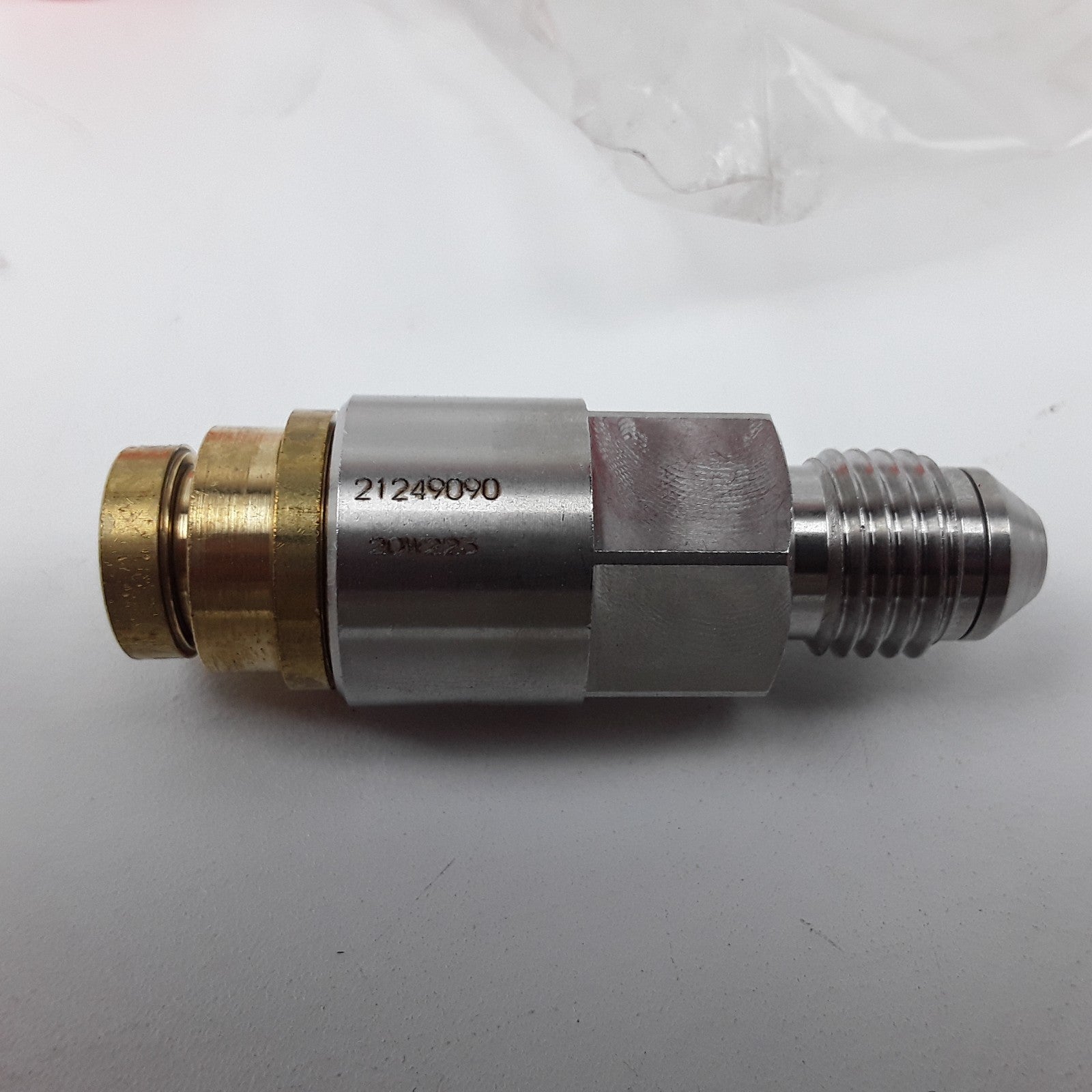 Multi Purpose Check Valve 85153702 For Volvo & Mack Heavy-Duty Trucks