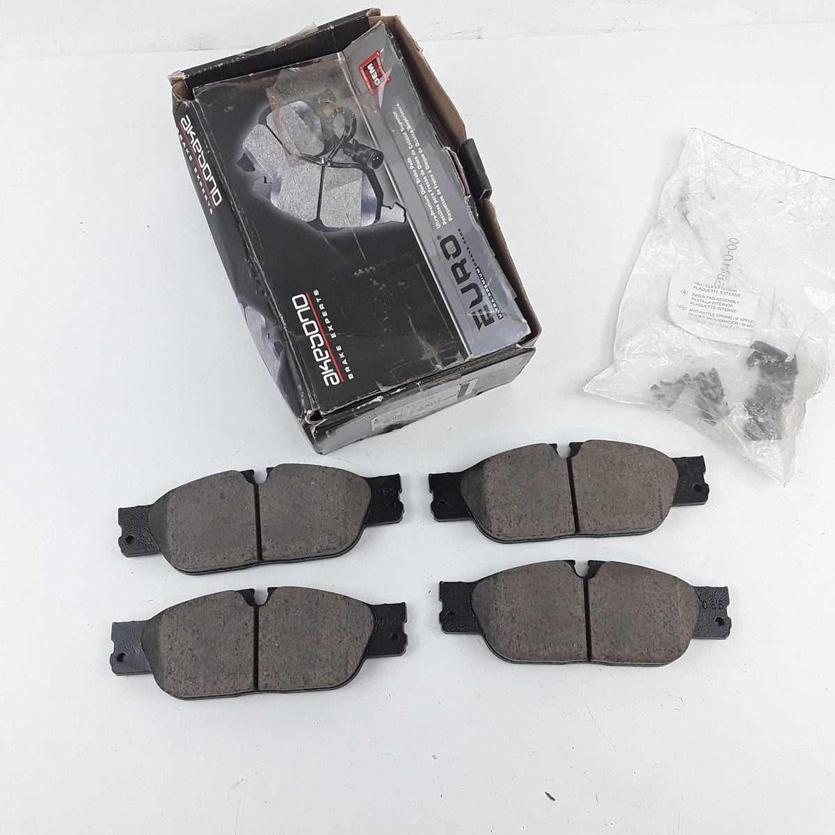 Front Ceramic Disc Brake Pad Kit Fits Jaguar XJ8 Vanden-Plas S-Type 2002-2005