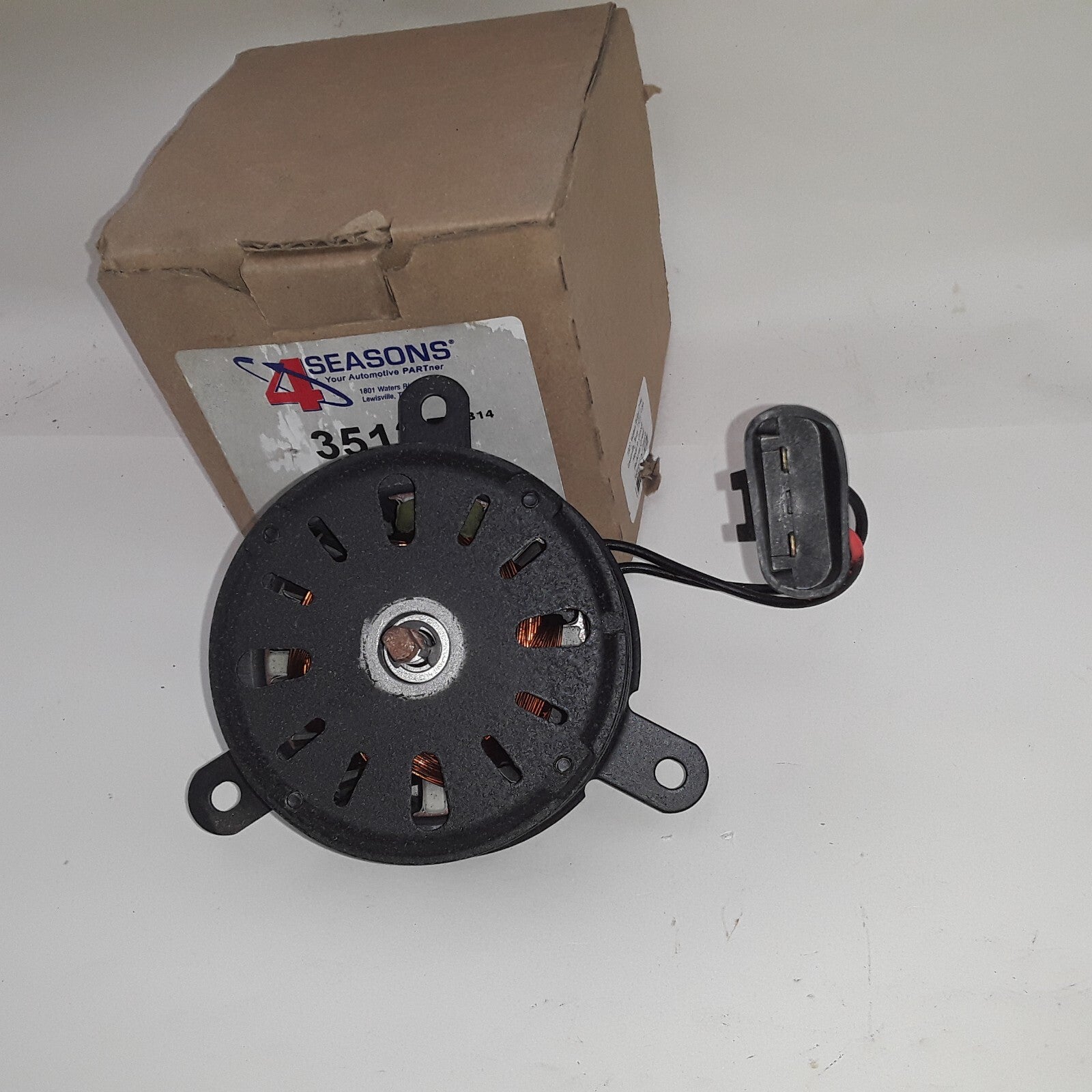 Four Seasons 35135 Condenser Fan Motor Fits Nissan Mercury Lincoln (1993-2002)