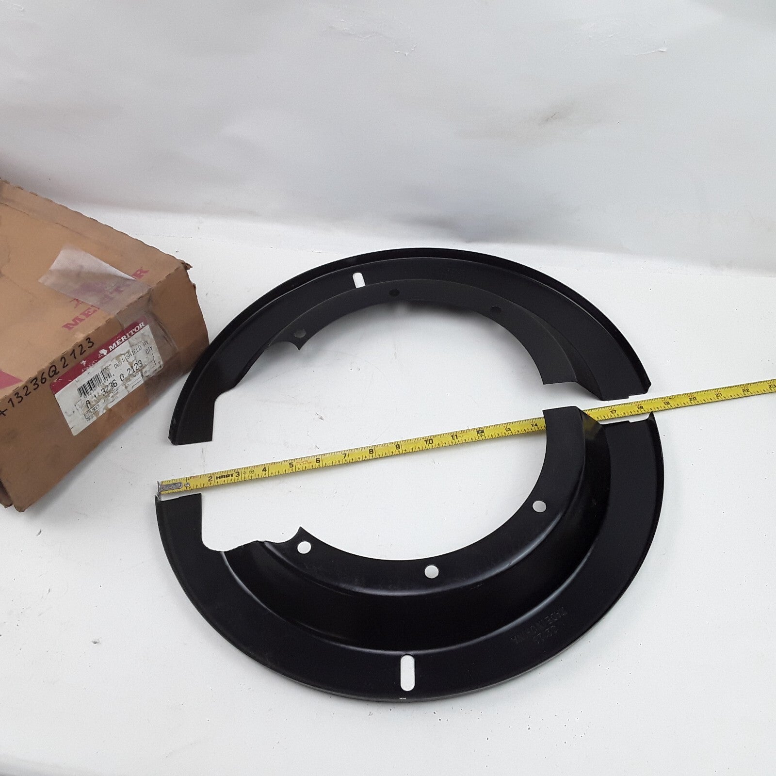 Meritor Genuine A1 3236Q2123 Hydraulic Brake Dust Shield Assembly Outer 18in